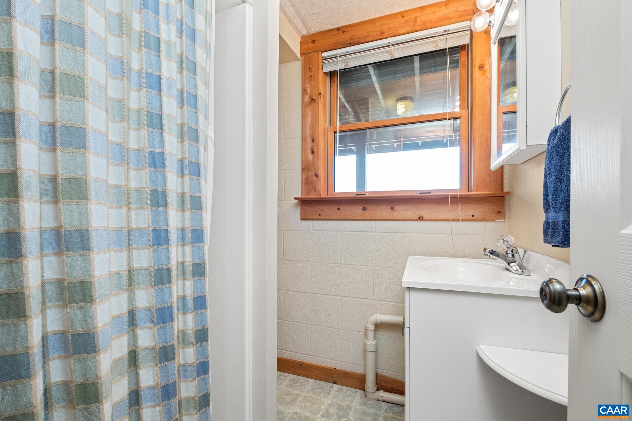 6 OLD ORCHARD LN, ROSELAND, Virginia 22967, 3 Bedrooms Bedrooms, ,3 BathroomsBathrooms,Residential,6 OLD ORCHARD LN,664064 MLS # 664064