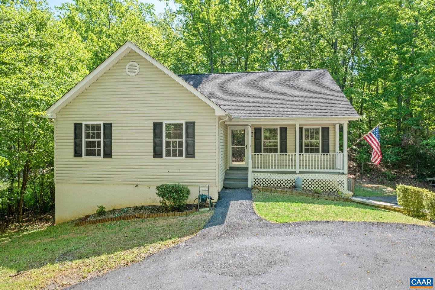 25 S BEARWOOD DR, PALMYRA, Virginia 22963, 3 Bedrooms Bedrooms, ,2 BathroomsBathrooms,Residential,For sale,25 S BEARWOOD DR,663865 MLS # 663865