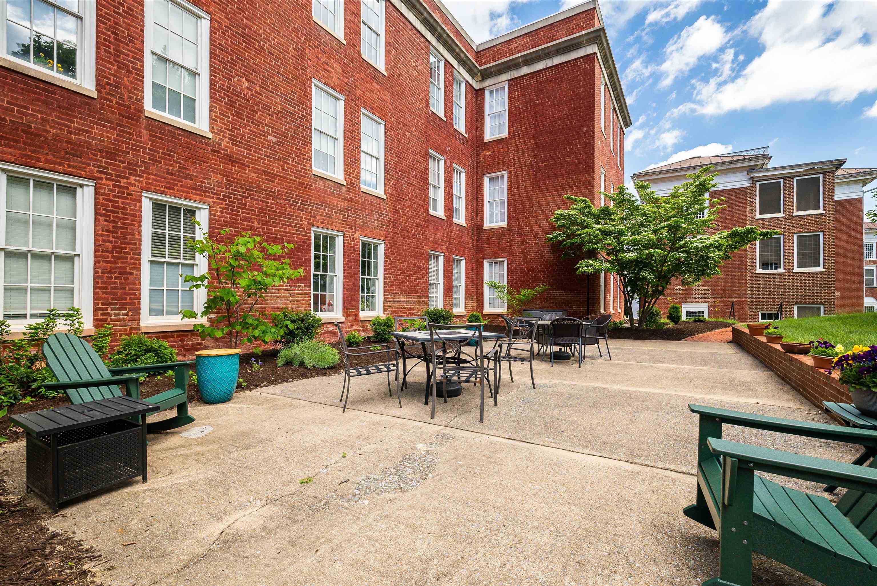 101 W VILLAGE DR, STAUNTON, Virginia 24401, 2 Bedrooms Bedrooms, ,2 BathroomsBathrooms,Residential,101 W VILLAGE DR,664300 MLS # 664300
