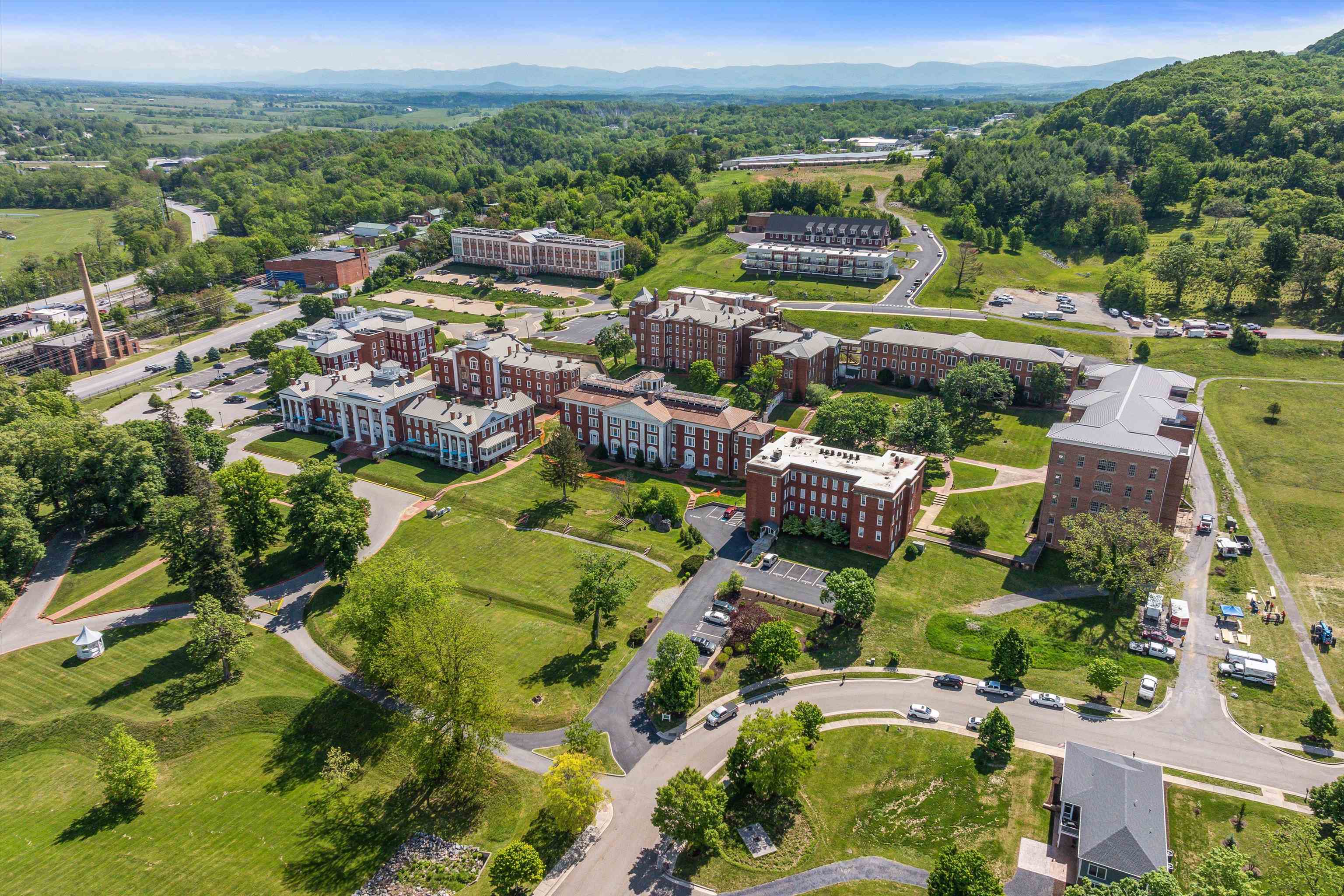 101 W VILLAGE DR, STAUNTON, Virginia 24401, 2 Bedrooms Bedrooms, ,2 BathroomsBathrooms,Residential,101 W VILLAGE DR,664300 MLS # 664300