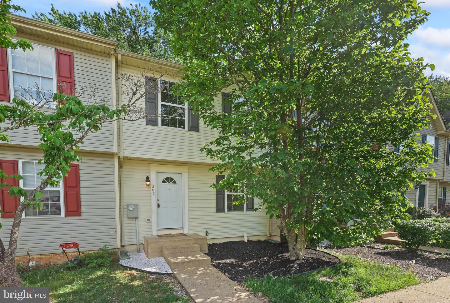 205 STAFFORD MEWS LN, STAFFORD, Virginia 22556, 3 Bedrooms Bedrooms, ,3 BathroomsBathrooms,Residential,For sale,205 STAFFORD MEWS LN,VAST2038400 MLS # VAST2038400