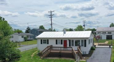 6 MAPLE DR, VERONA, Virginia 24482, 5 Bedrooms Bedrooms, ,1 BathroomBathrooms,Residential,6 MAPLE DR,664304 MLS # 664304