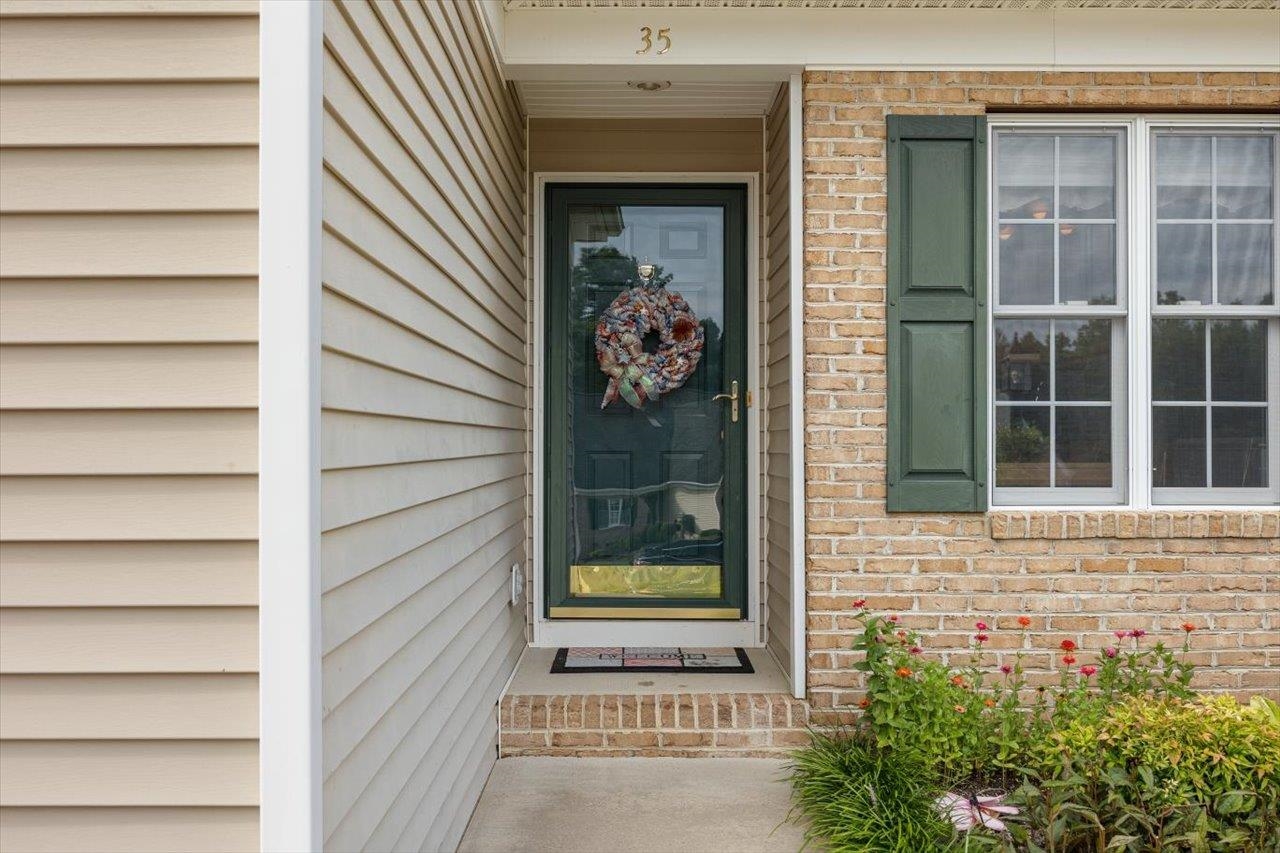35 HICKORY NUT LN, STAUNTON, Virginia 24401, 3 Bedrooms Bedrooms, ,2 BathroomsBathrooms,Residential,35 HICKORY NUT LN,664308 MLS # 664308