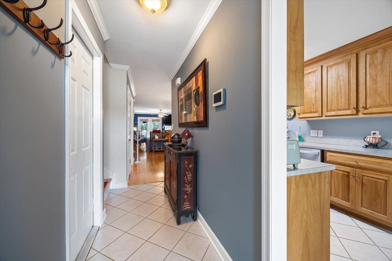 35 HICKORY NUT LN, STAUNTON, Virginia 24401, 3 Bedrooms Bedrooms, ,2 BathroomsBathrooms,Residential,35 HICKORY NUT LN,664308 MLS # 664308