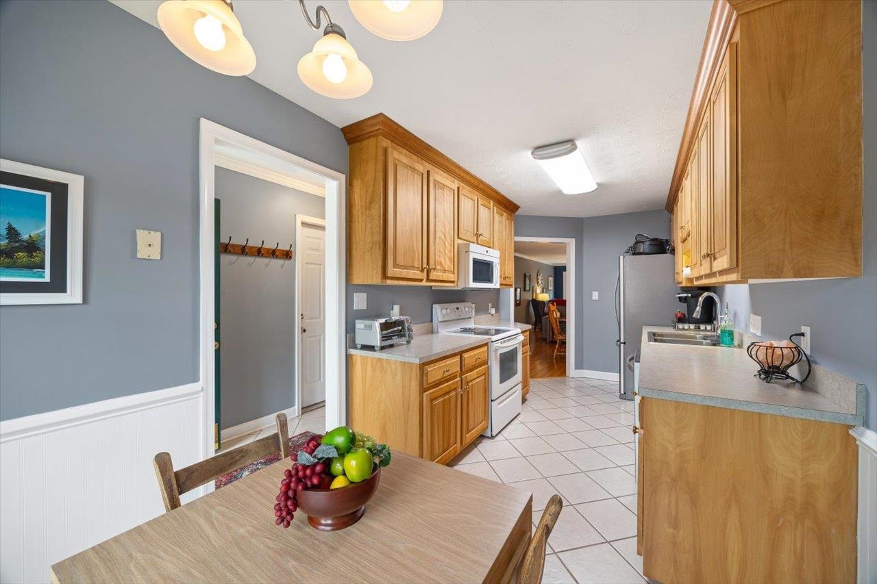 35 HICKORY NUT LN, STAUNTON, Virginia 24401, 3 Bedrooms Bedrooms, ,2 BathroomsBathrooms,Residential,35 HICKORY NUT LN,664308 MLS # 664308