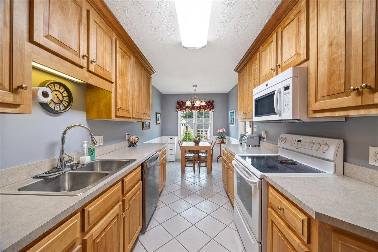 35 HICKORY NUT LN, STAUNTON, Virginia 24401, 3 Bedrooms Bedrooms, ,2 BathroomsBathrooms,Residential,35 HICKORY NUT LN,664308 MLS # 664308