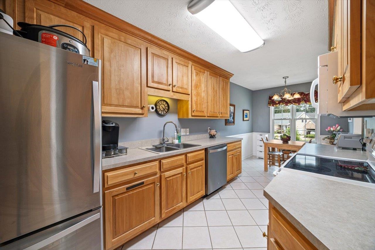 35 HICKORY NUT LN, STAUNTON, Virginia 24401, 3 Bedrooms Bedrooms, ,2 BathroomsBathrooms,Residential,35 HICKORY NUT LN,664308 MLS # 664308