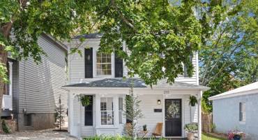 211 BALDWIN ST, STAUNTON, Virginia 24401, 3 Bedrooms Bedrooms, ,1 BathroomBathrooms,Residential,211 BALDWIN ST,664315 MLS # 664315