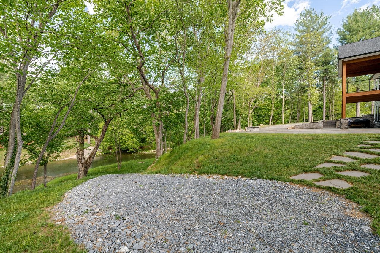 10 SAMUEL BEARS RD, WEYERS CAVE, Virginia 24486, 6 Bedrooms Bedrooms, ,4 BathroomsBathrooms,Residential,10 SAMUEL BEARS RD,664316 MLS # 664316