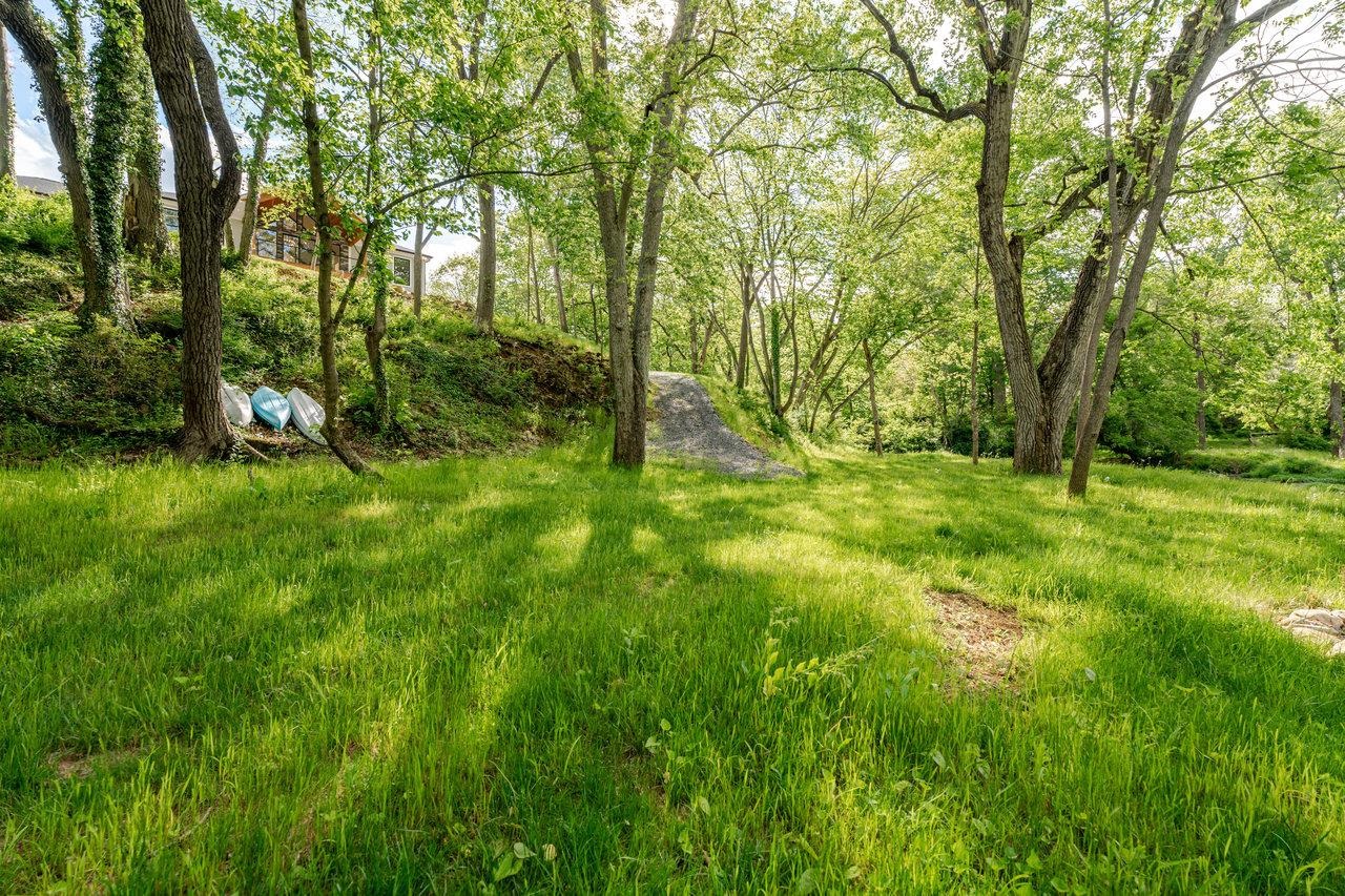 10 SAMUEL BEARS RD, WEYERS CAVE, Virginia 24486, 6 Bedrooms Bedrooms, ,4 BathroomsBathrooms,Residential,10 SAMUEL BEARS RD,664316 MLS # 664316