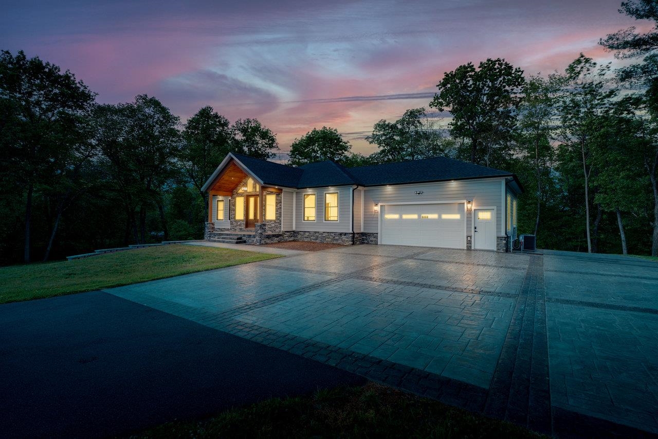 10 SAMUEL BEARS RD, WEYERS CAVE, Virginia 24486, 6 Bedrooms Bedrooms, ,4 BathroomsBathrooms,Residential,10 SAMUEL BEARS RD,664316 MLS # 664316