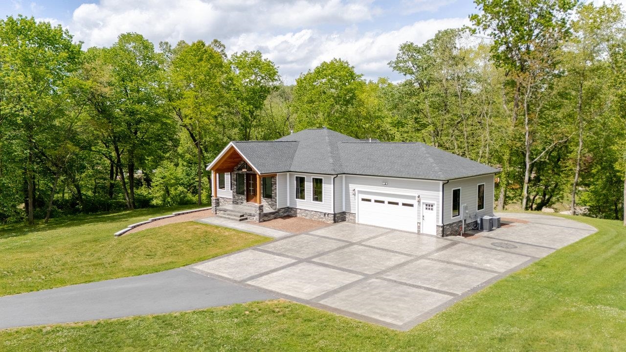 10 SAMUEL BEARS RD, WEYERS CAVE, Virginia 24486, 6 Bedrooms Bedrooms, ,4 BathroomsBathrooms,Residential,10 SAMUEL BEARS RD,664316 MLS # 664316