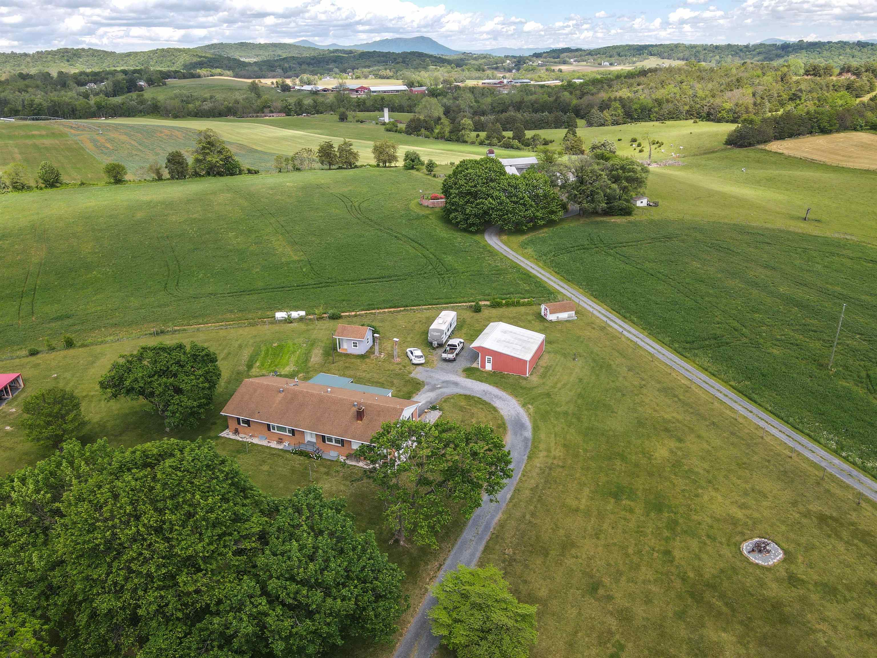 7543 RIVER HILL LN, WEYERS CAVE, Virginia 24486, 3 Bedrooms Bedrooms, ,2 BathroomsBathrooms,Residential,7543 RIVER HILL LN,664320 MLS # 664320
