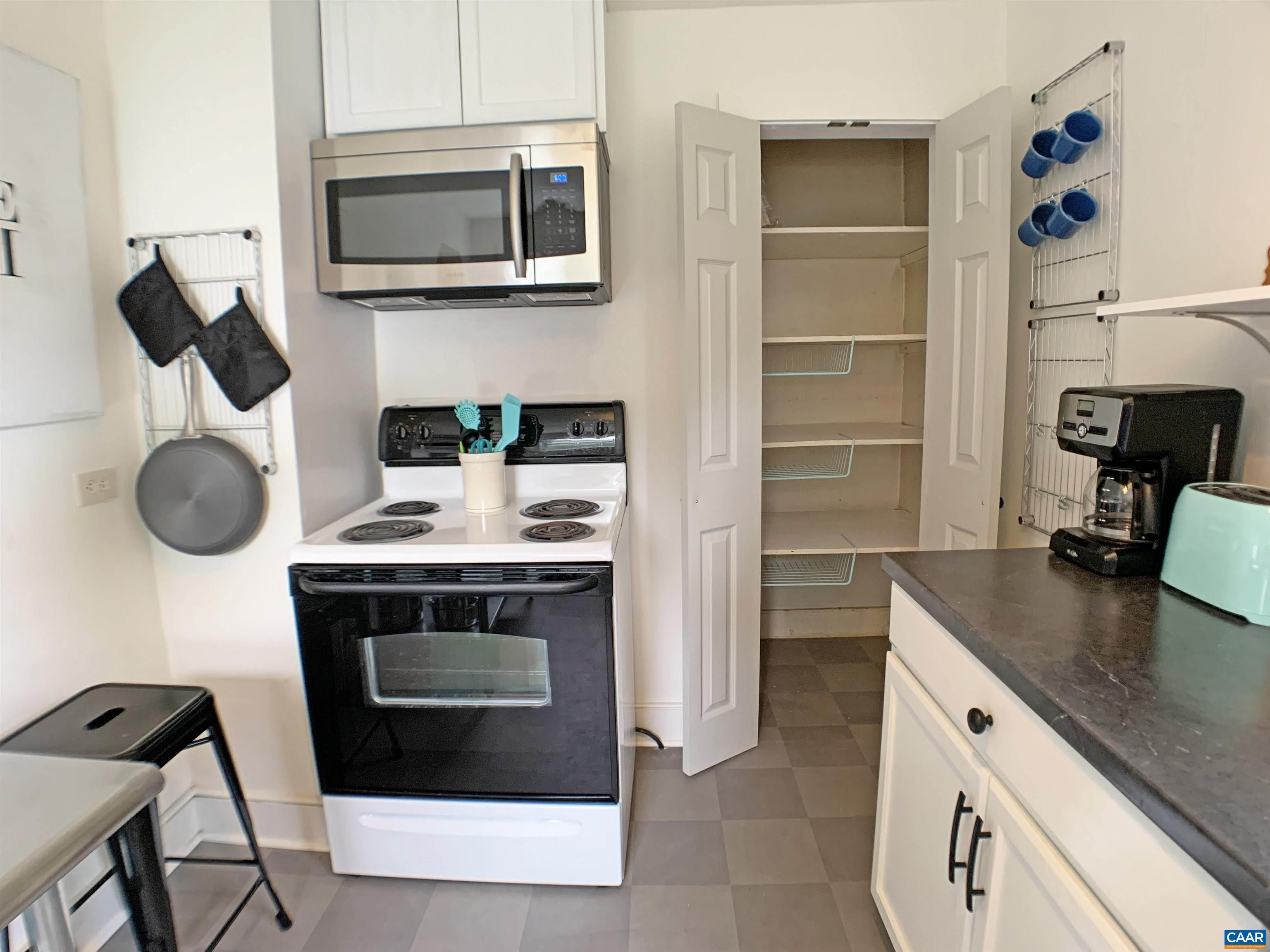 239 SHAMROCK RD, CHARLOTTESVILLE, Virginia 22903, 2 Bedrooms Bedrooms, ,1 BathroomBathrooms,Residential,239 SHAMROCK RD,664322 MLS # 664322