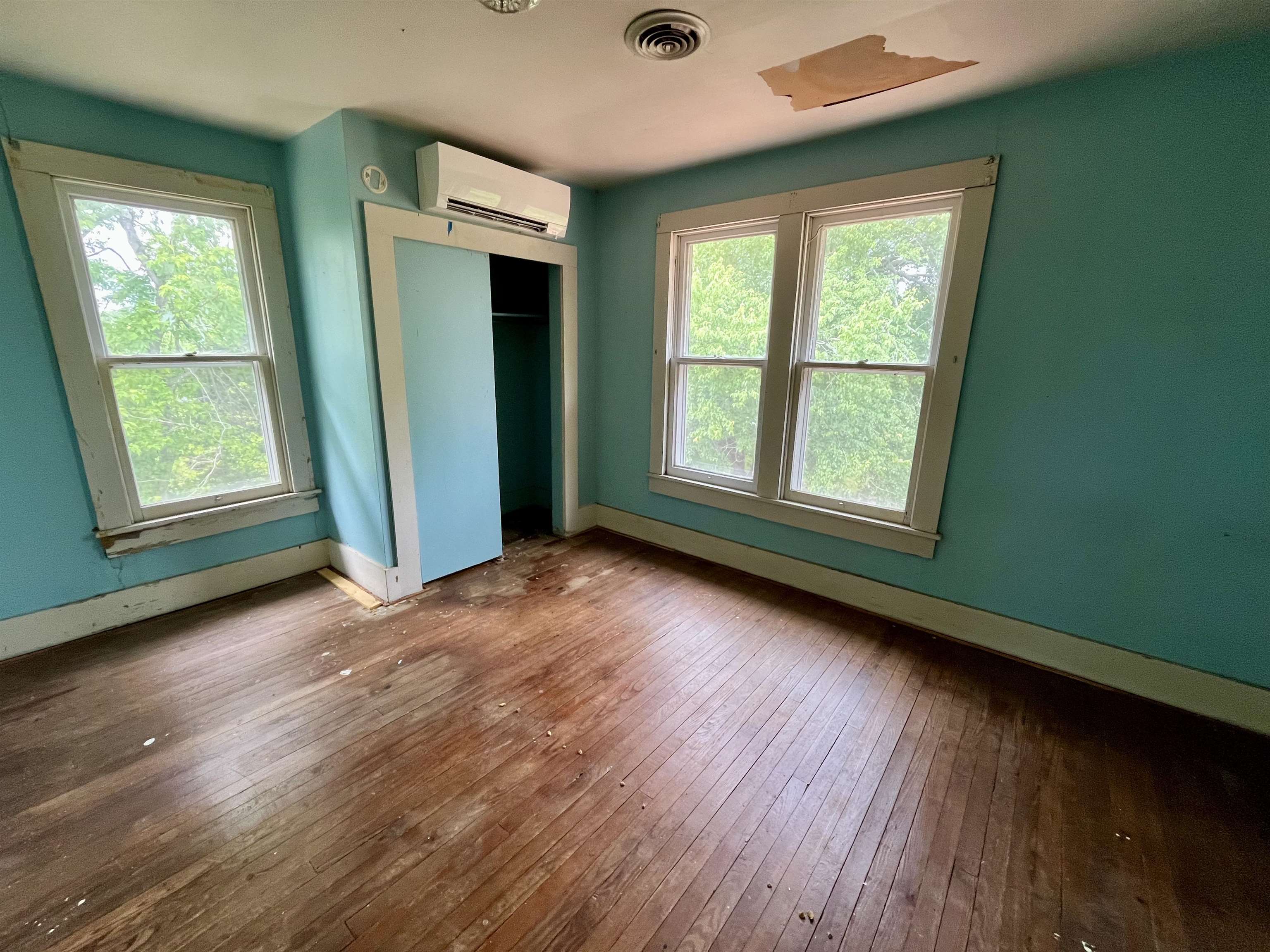 2315 ROLLING RD S, SCOTTSVILLE, Virginia 24590, 5 Bedrooms Bedrooms, ,2 BathroomsBathrooms,Residential,2315 ROLLING RD S,664324 MLS # 664324