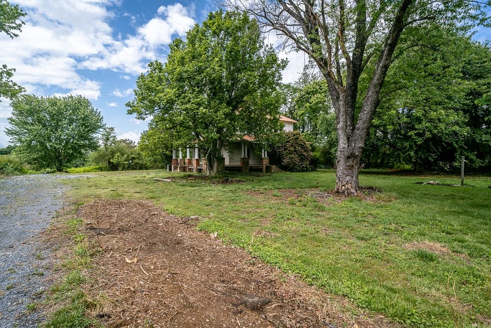 2315 ROLLING RD S, SCOTTSVILLE, Virginia 24590, 5 Bedrooms Bedrooms, ,2 BathroomsBathrooms,Residential,2315 ROLLING RD S,664324 MLS # 664324