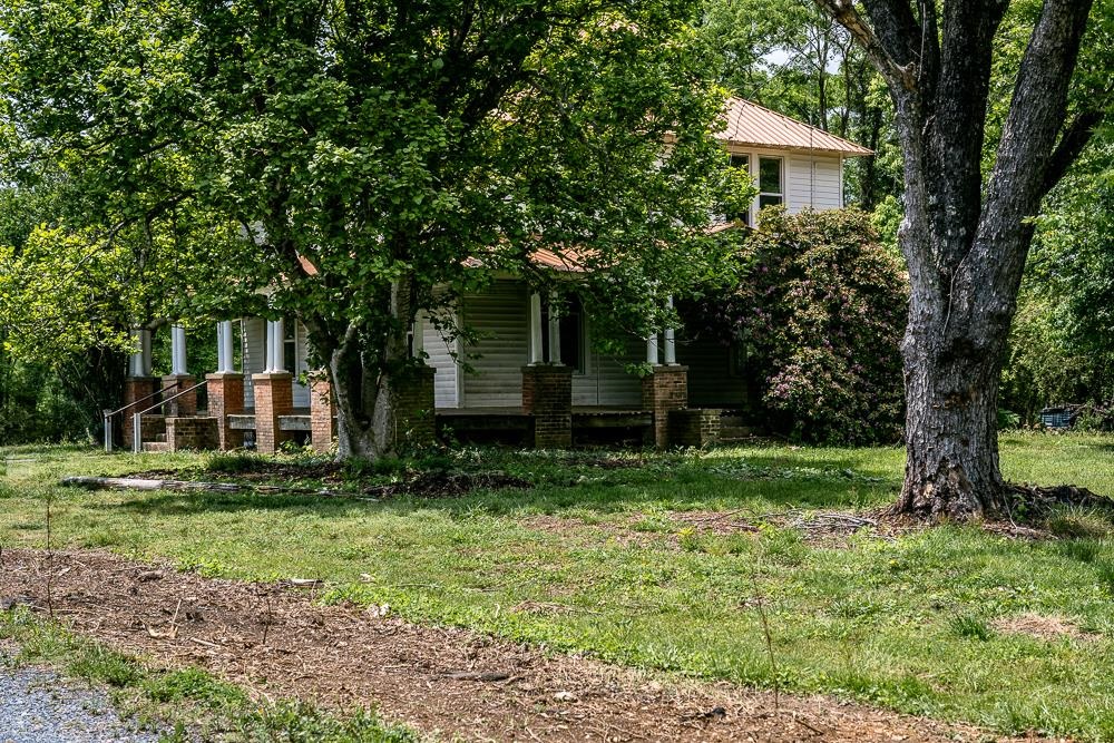 2315 ROLLING RD S, SCOTTSVILLE, Virginia 24590, 5 Bedrooms Bedrooms, ,2 BathroomsBathrooms,Residential,2315 ROLLING RD S,664324 MLS # 664324