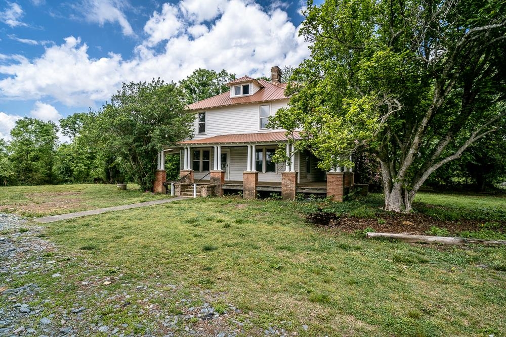 2315 ROLLING RD S, SCOTTSVILLE, Virginia 24590, 5 Bedrooms Bedrooms, ,2 BathroomsBathrooms,Residential,2315 ROLLING RD S,664324 MLS # 664324