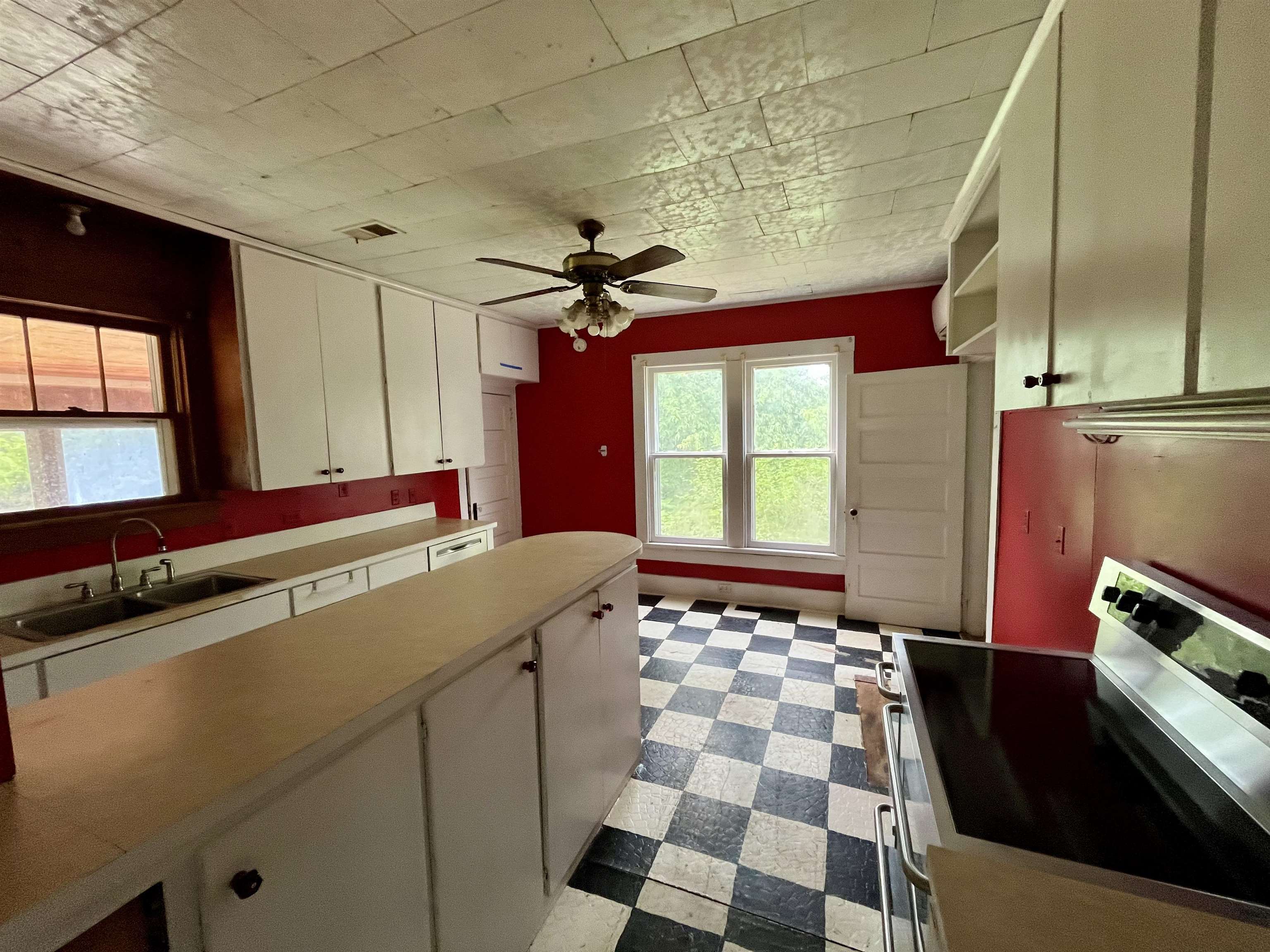 2315 ROLLING RD S, SCOTTSVILLE, Virginia 24590, 5 Bedrooms Bedrooms, ,2 BathroomsBathrooms,Residential,2315 ROLLING RD S,664324 MLS # 664324