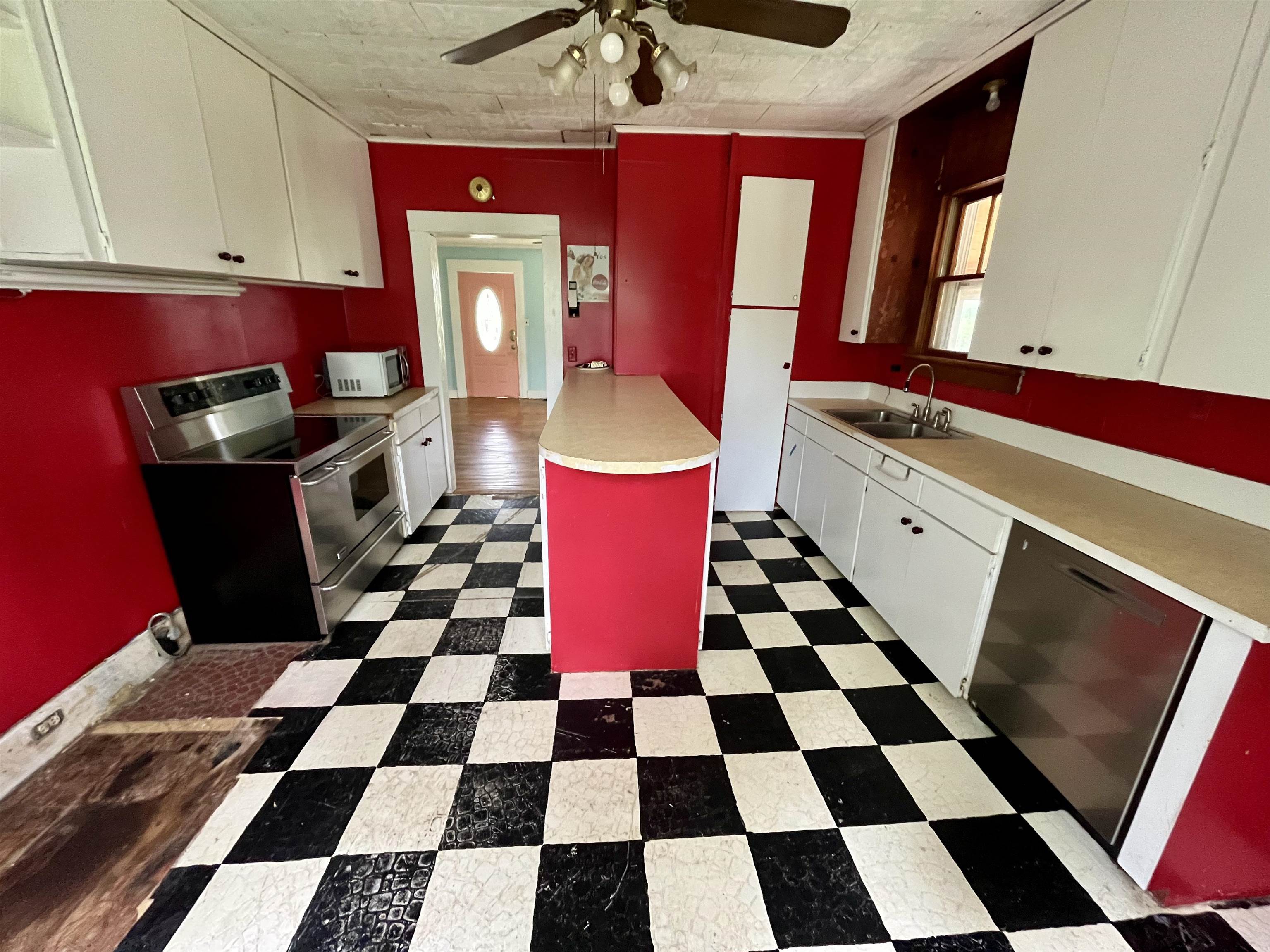 2315 ROLLING RD S, SCOTTSVILLE, Virginia 24590, 5 Bedrooms Bedrooms, ,2 BathroomsBathrooms,Residential,2315 ROLLING RD S,664324 MLS # 664324