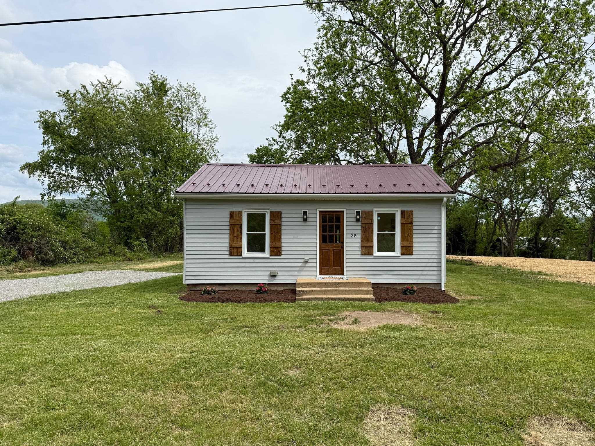 35 SAMSONS CIR, CRIMORA, Virginia 24431, 2 Bedrooms Bedrooms, ,1 BathroomBathrooms,Residential,35 SAMSONS CIR,664325 MLS # 664325