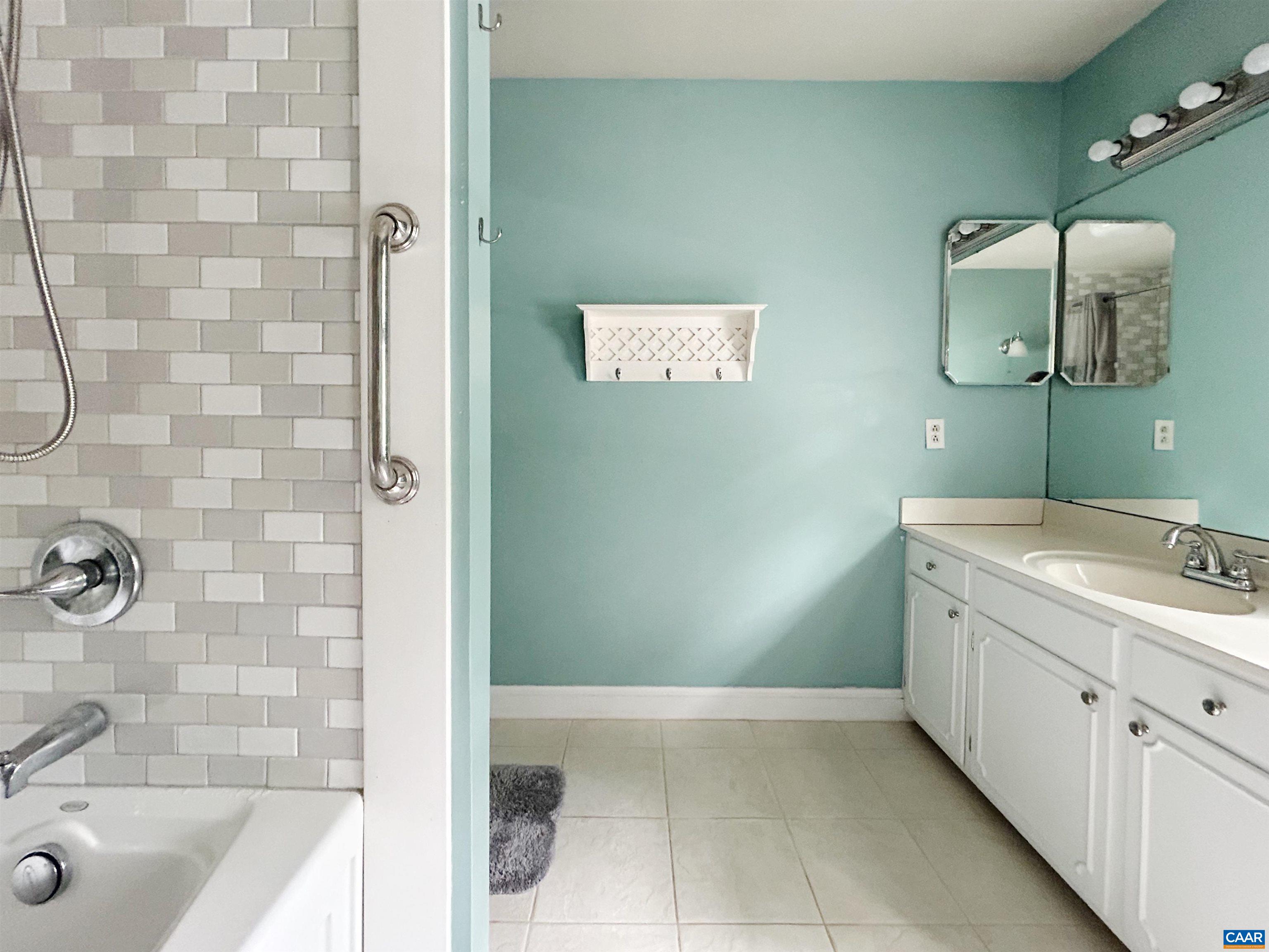 102 BOLLINGBROOK DR, CHARLOTTESVILLE, Virginia 22911, 3 Bedrooms Bedrooms, ,3 BathroomsBathrooms,Residential,102 BOLLINGBROOK DR,664326 MLS # 664326