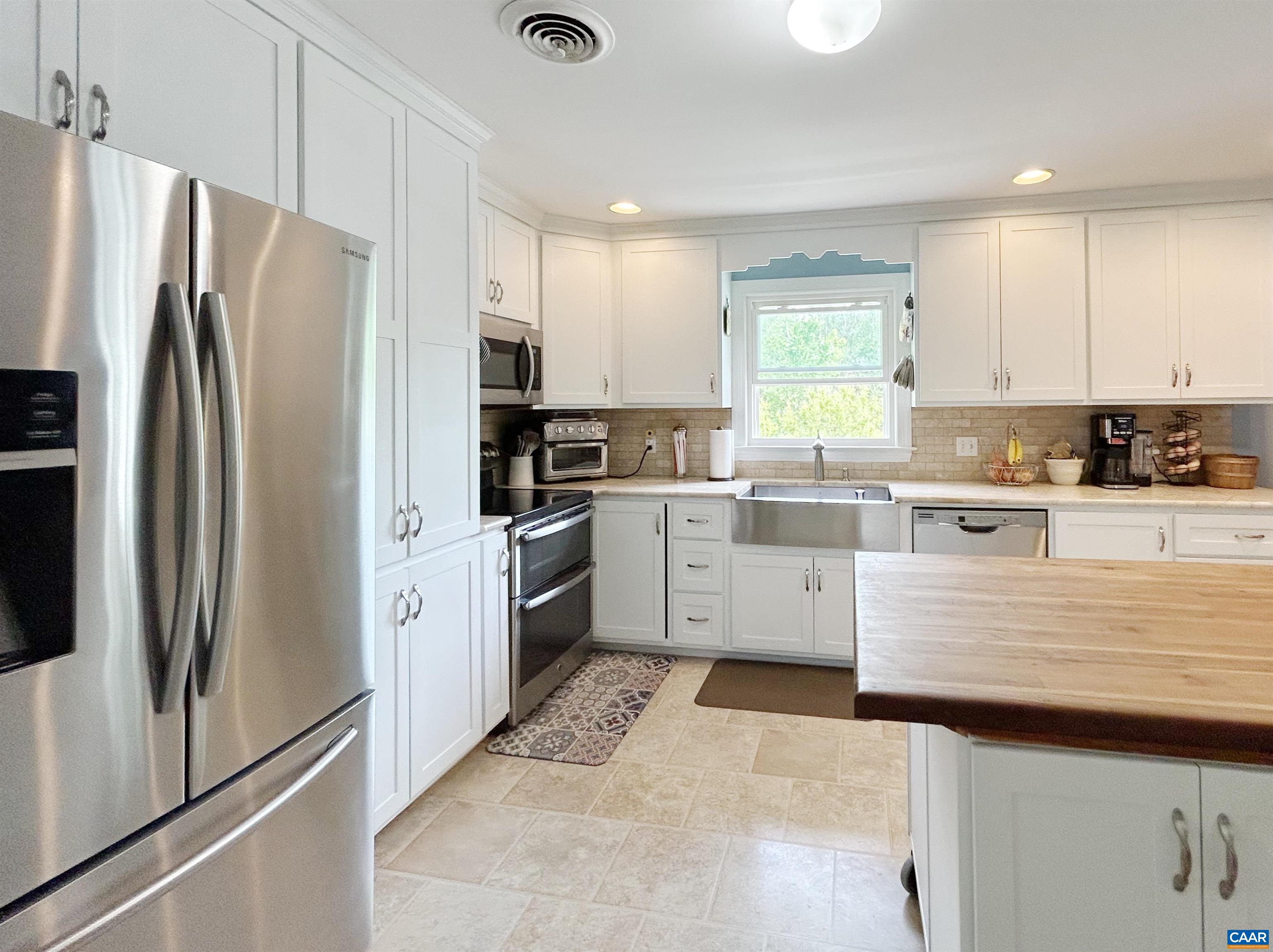 102 BOLLINGBROOK DR, CHARLOTTESVILLE, Virginia 22911, 3 Bedrooms Bedrooms, ,3 BathroomsBathrooms,Residential,102 BOLLINGBROOK DR,664326 MLS # 664326