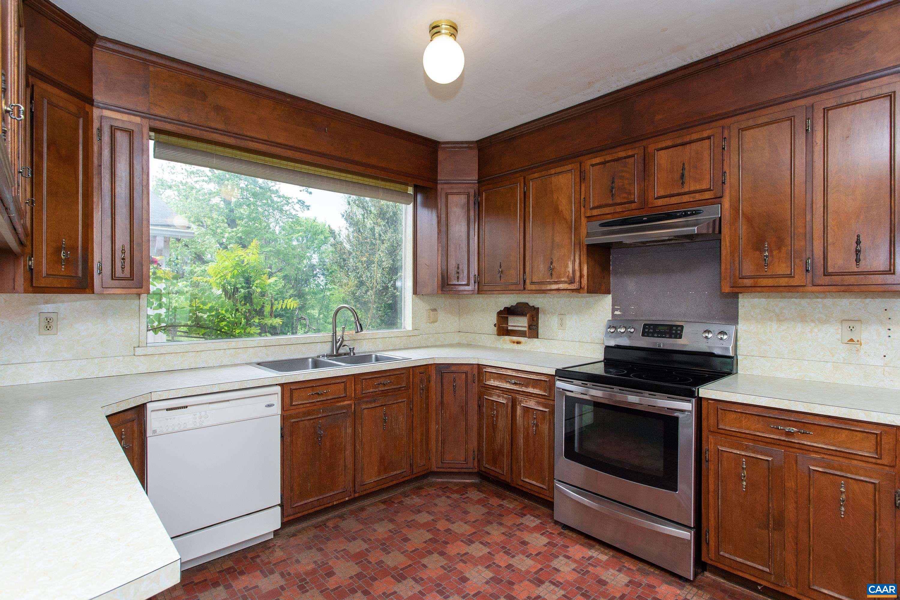 293 LLAMA FARM RD, CHARLOTTESVILLE, Virginia 22902, 3 Bedrooms Bedrooms, ,4 BathroomsBathrooms,Residential,Lower Sherwood,293 LLAMA FARM RD,664327 MLS # 664327
