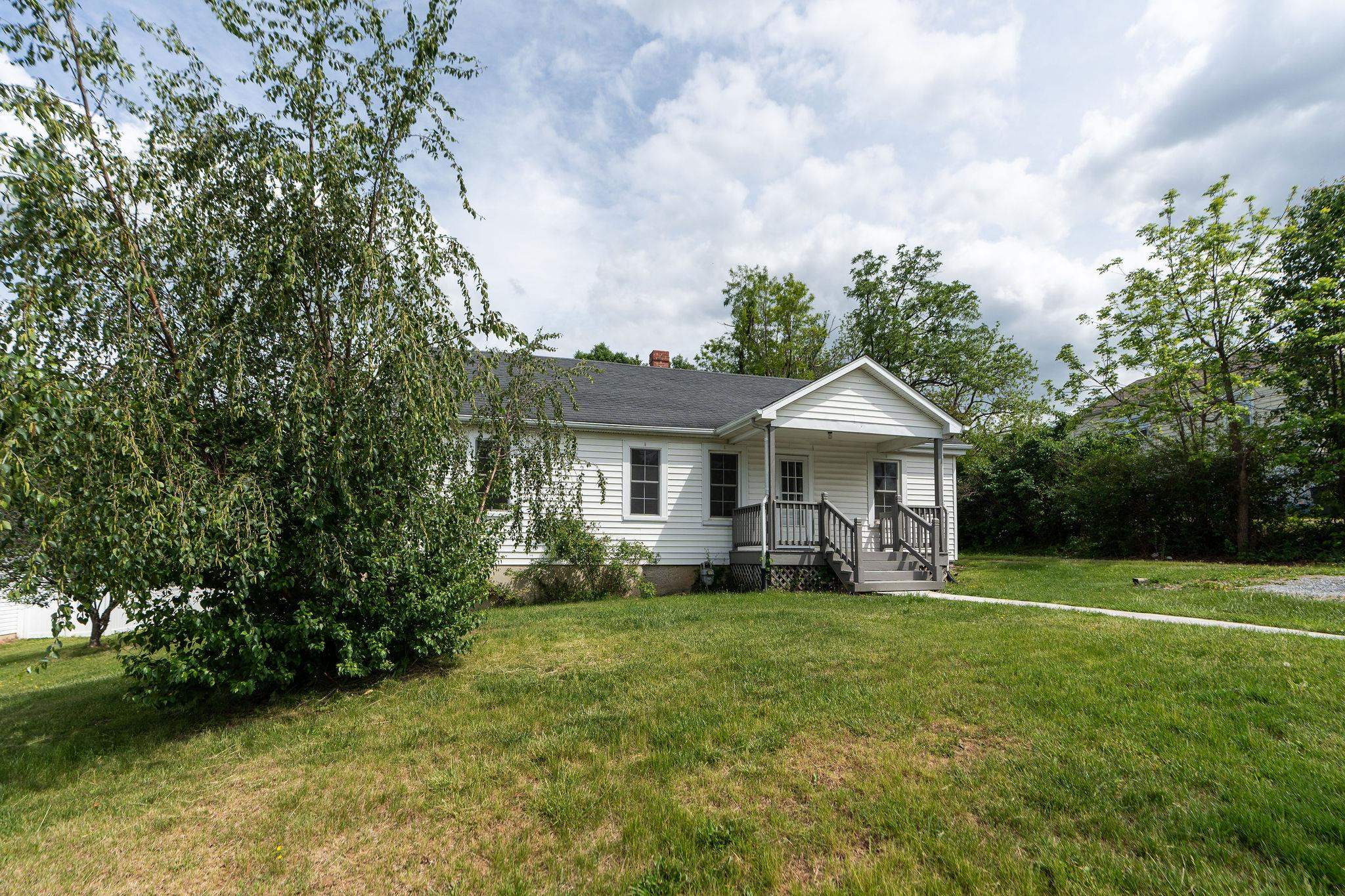 311 GRAY AVE, STAUNTON, Virginia 24401, 3 Bedrooms Bedrooms, ,2 BathroomsBathrooms,Residential,311 GRAY AVE,664328 MLS # 664328