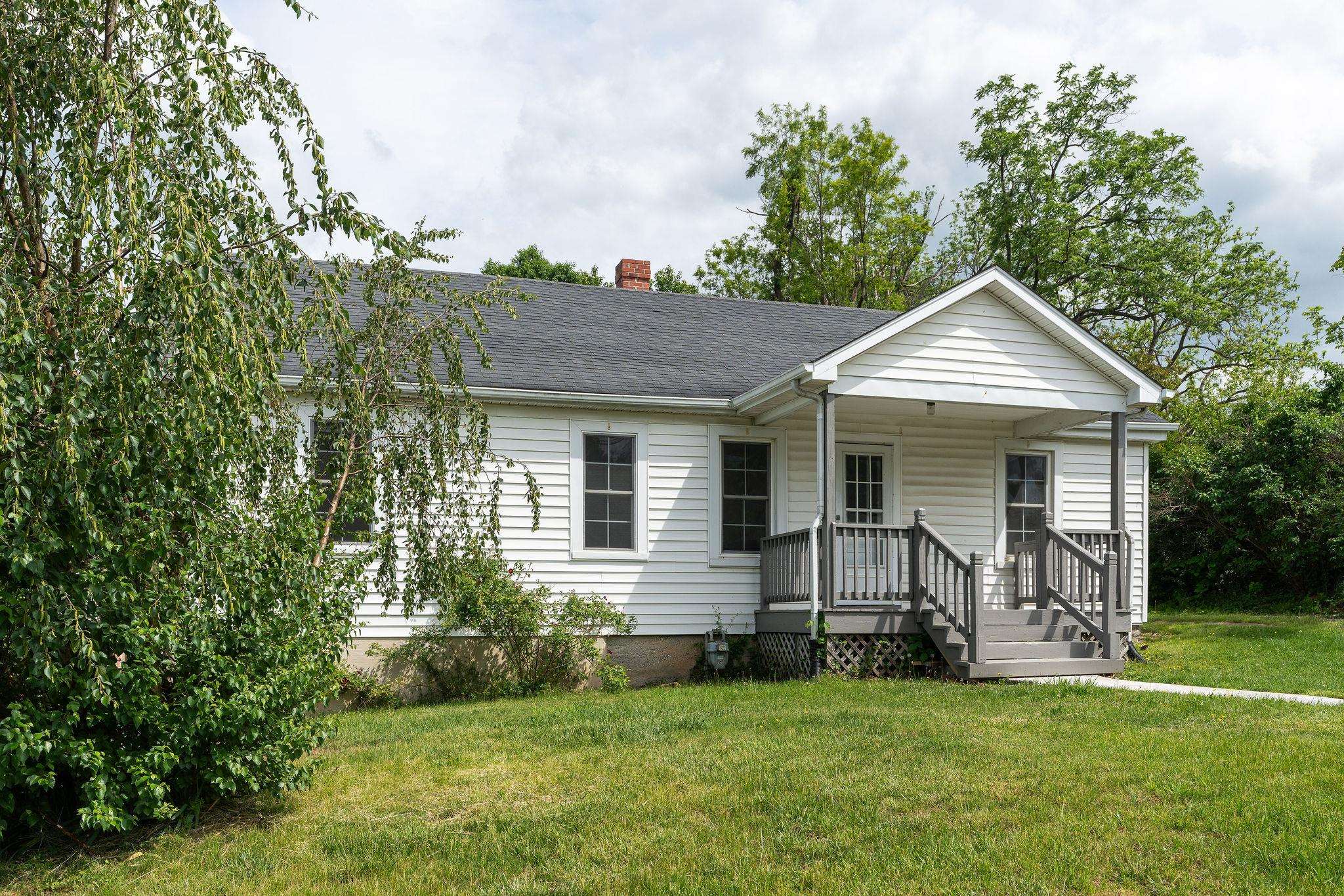 311 GRAY AVE, STAUNTON, Virginia 24401, 3 Bedrooms Bedrooms, ,2 BathroomsBathrooms,Residential,311 GRAY AVE,664328 MLS # 664328