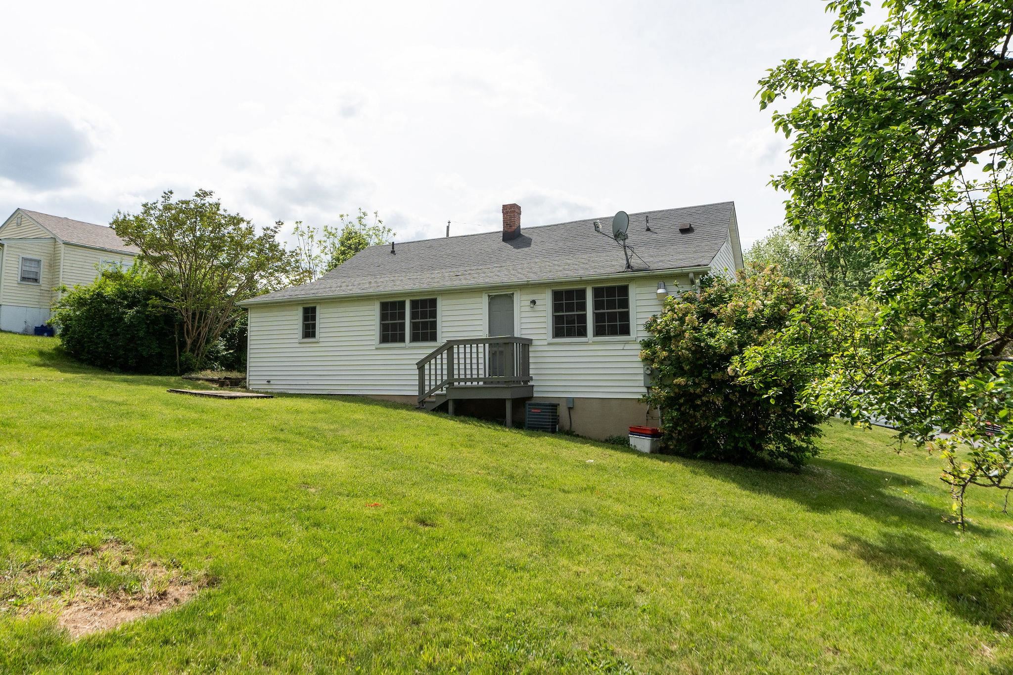 311 GRAY AVE, STAUNTON, Virginia 24401, 3 Bedrooms Bedrooms, ,2 BathroomsBathrooms,Residential,311 GRAY AVE,664328 MLS # 664328