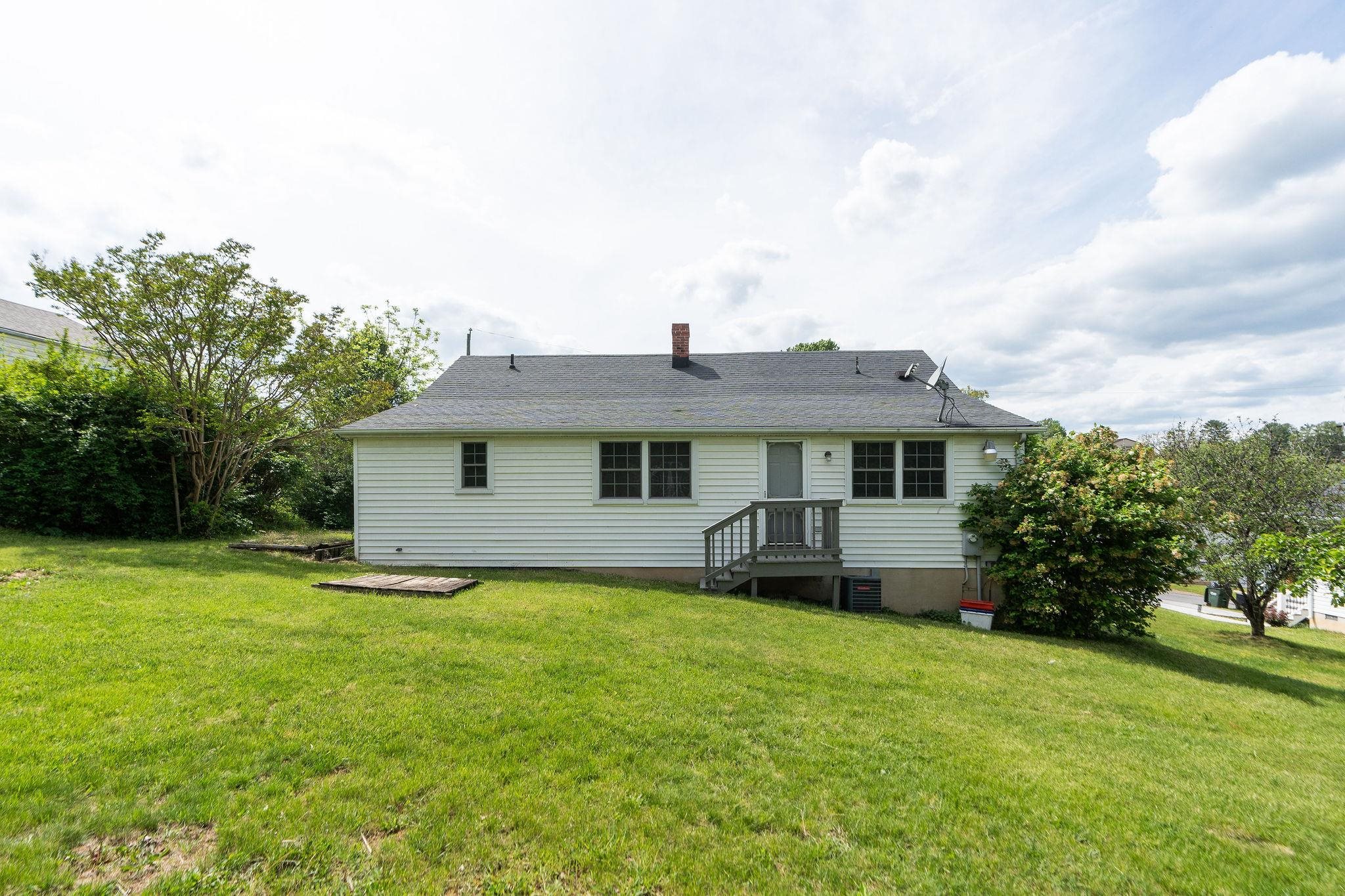311 GRAY AVE, STAUNTON, Virginia 24401, 3 Bedrooms Bedrooms, ,2 BathroomsBathrooms,Residential,311 GRAY AVE,664328 MLS # 664328