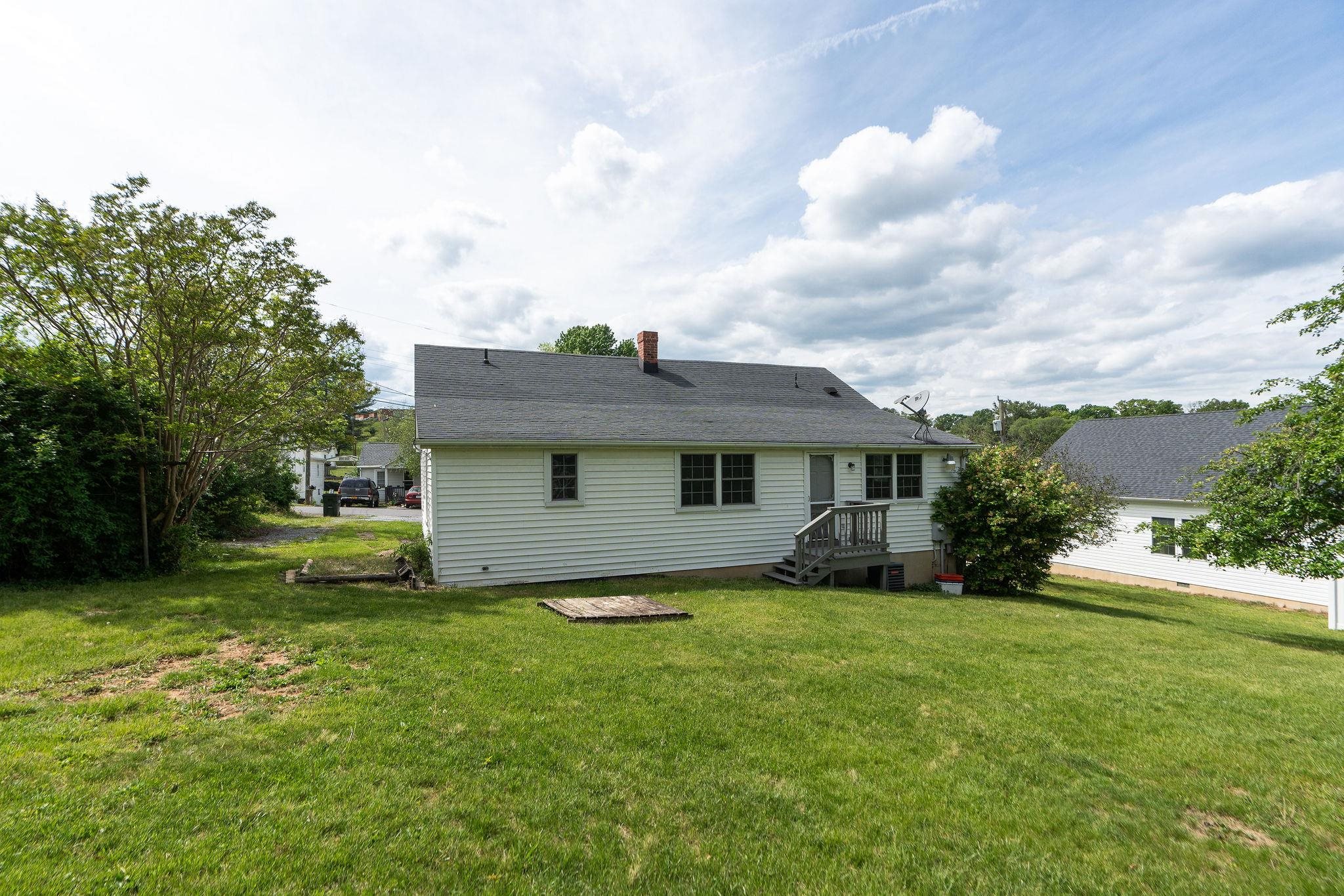 311 GRAY AVE, STAUNTON, Virginia 24401, 3 Bedrooms Bedrooms, ,2 BathroomsBathrooms,Residential,311 GRAY AVE,664328 MLS # 664328