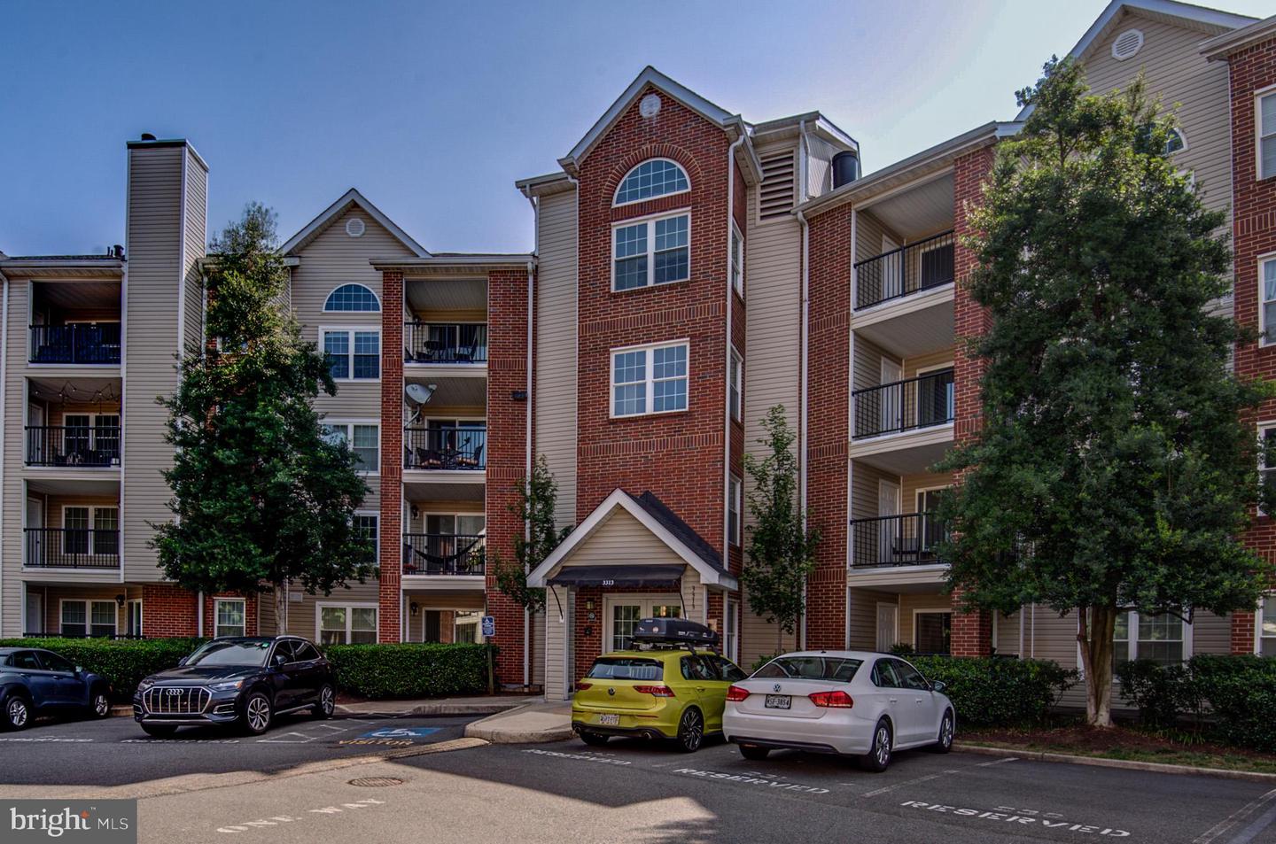 3313 WYNDHAM CIR #3210, ALEXANDRIA, Virginia 22302, 1 Bedroom Bedrooms, ,1 BathroomBathrooms,Residential,For sale,3313 WYNDHAM CIR #3210,VAAX2044806 MLS # VAAX2044806