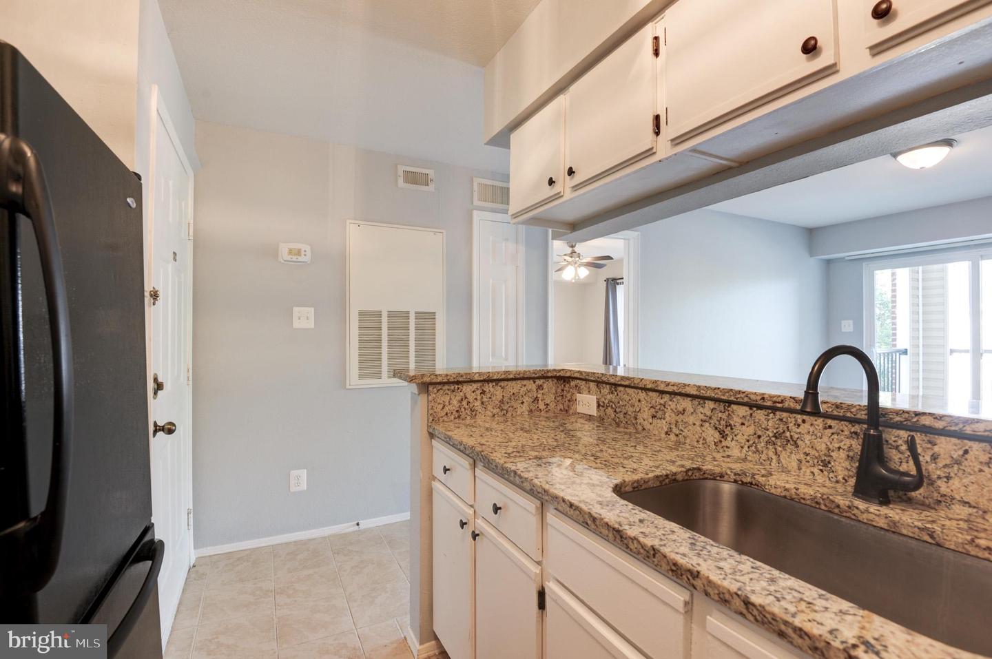 3313 WYNDHAM CIR #3210, ALEXANDRIA, Virginia 22302, 1 Bedroom Bedrooms, ,1 BathroomBathrooms,Residential,For sale,3313 WYNDHAM CIR #3210,VAAX2044806 MLS # VAAX2044806