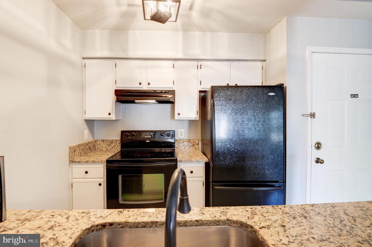 3313 WYNDHAM CIR #3210, ALEXANDRIA, Virginia 22302, 1 Bedroom Bedrooms, ,1 BathroomBathrooms,Residential,For sale,3313 WYNDHAM CIR #3210,VAAX2044806 MLS # VAAX2044806