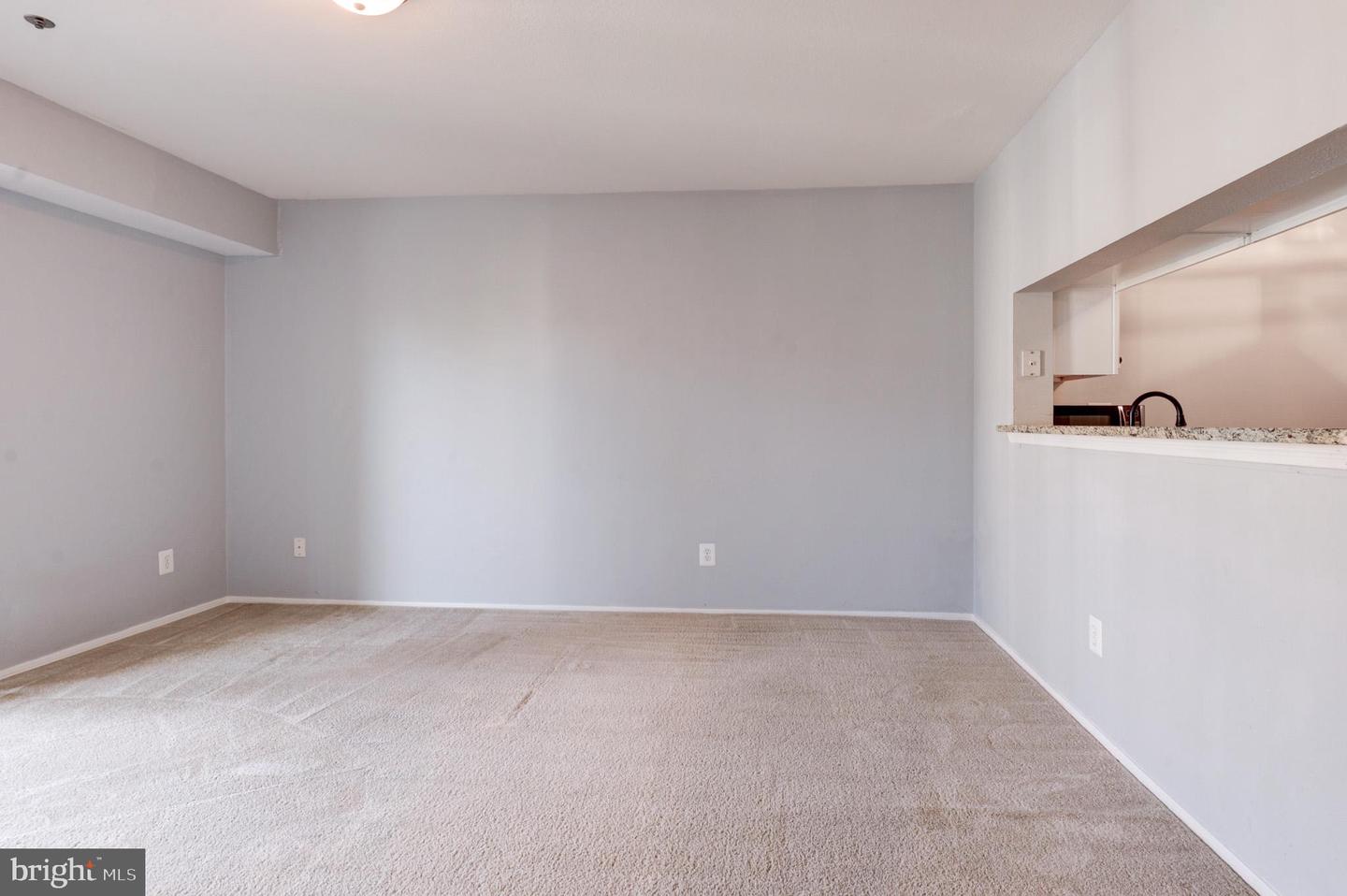 3313 WYNDHAM CIR #3210, ALEXANDRIA, Virginia 22302, 1 Bedroom Bedrooms, ,1 BathroomBathrooms,Residential,For sale,3313 WYNDHAM CIR #3210,VAAX2044806 MLS # VAAX2044806