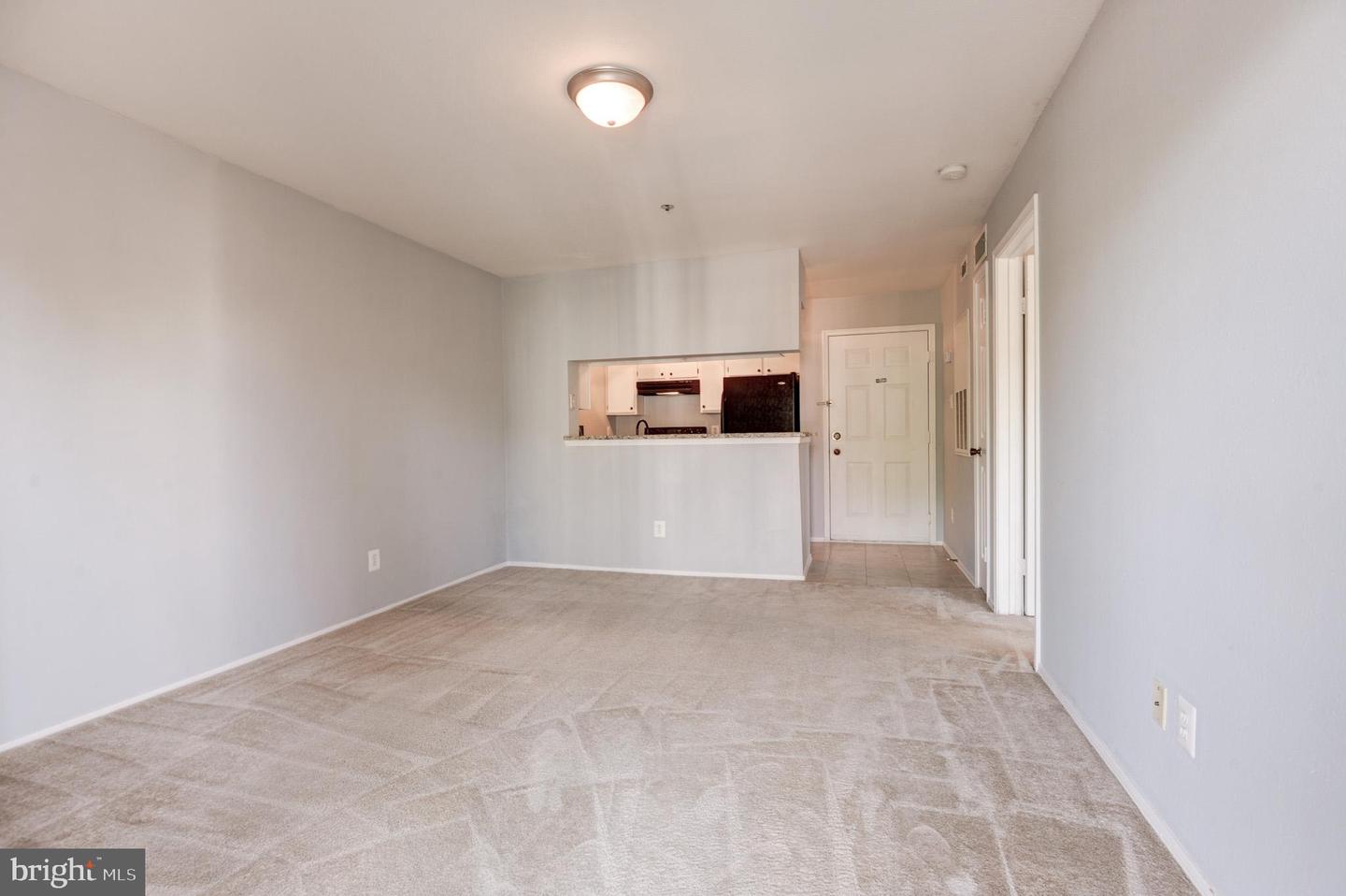 3313 WYNDHAM CIR #3210, ALEXANDRIA, Virginia 22302, 1 Bedroom Bedrooms, ,1 BathroomBathrooms,Residential,For sale,3313 WYNDHAM CIR #3210,VAAX2044806 MLS # VAAX2044806