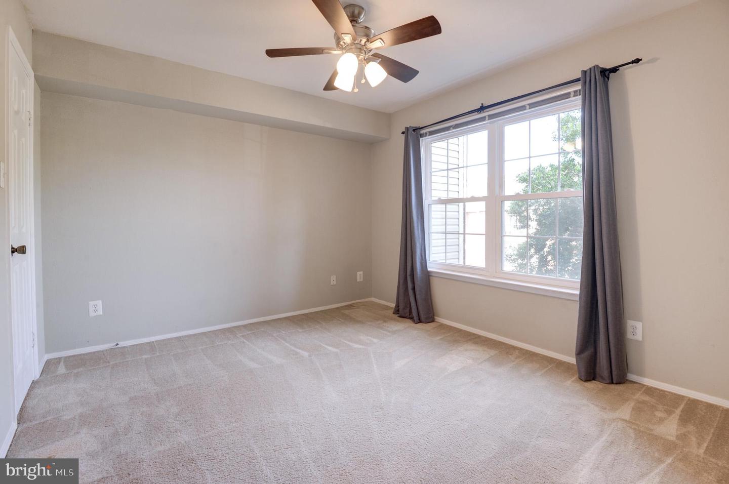 3313 WYNDHAM CIR #3210, ALEXANDRIA, Virginia 22302, 1 Bedroom Bedrooms, ,1 BathroomBathrooms,Residential,For sale,3313 WYNDHAM CIR #3210,VAAX2044806 MLS # VAAX2044806