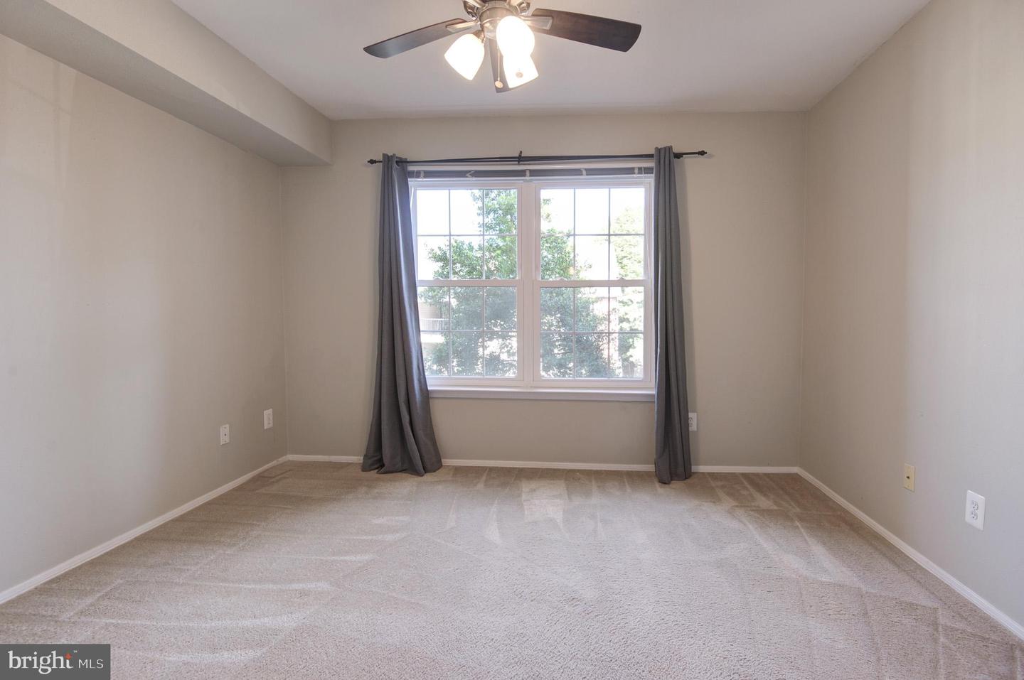 3313 WYNDHAM CIR #3210, ALEXANDRIA, Virginia 22302, 1 Bedroom Bedrooms, ,1 BathroomBathrooms,Residential,For sale,3313 WYNDHAM CIR #3210,VAAX2044806 MLS # VAAX2044806