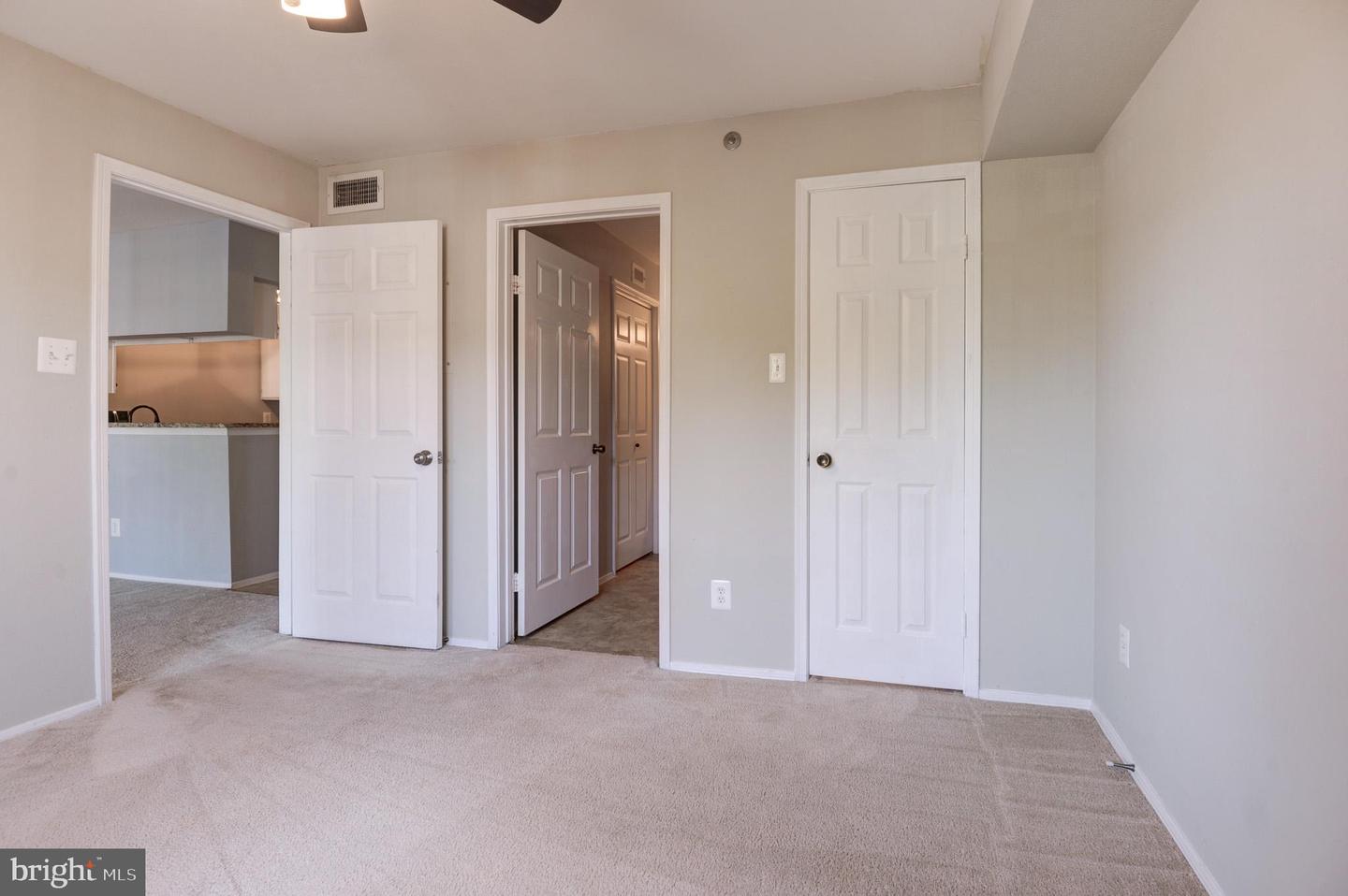 3313 WYNDHAM CIR #3210, ALEXANDRIA, Virginia 22302, 1 Bedroom Bedrooms, ,1 BathroomBathrooms,Residential,For sale,3313 WYNDHAM CIR #3210,VAAX2044806 MLS # VAAX2044806