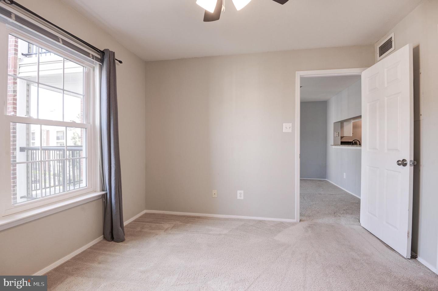 3313 WYNDHAM CIR #3210, ALEXANDRIA, Virginia 22302, 1 Bedroom Bedrooms, ,1 BathroomBathrooms,Residential,For sale,3313 WYNDHAM CIR #3210,VAAX2044806 MLS # VAAX2044806