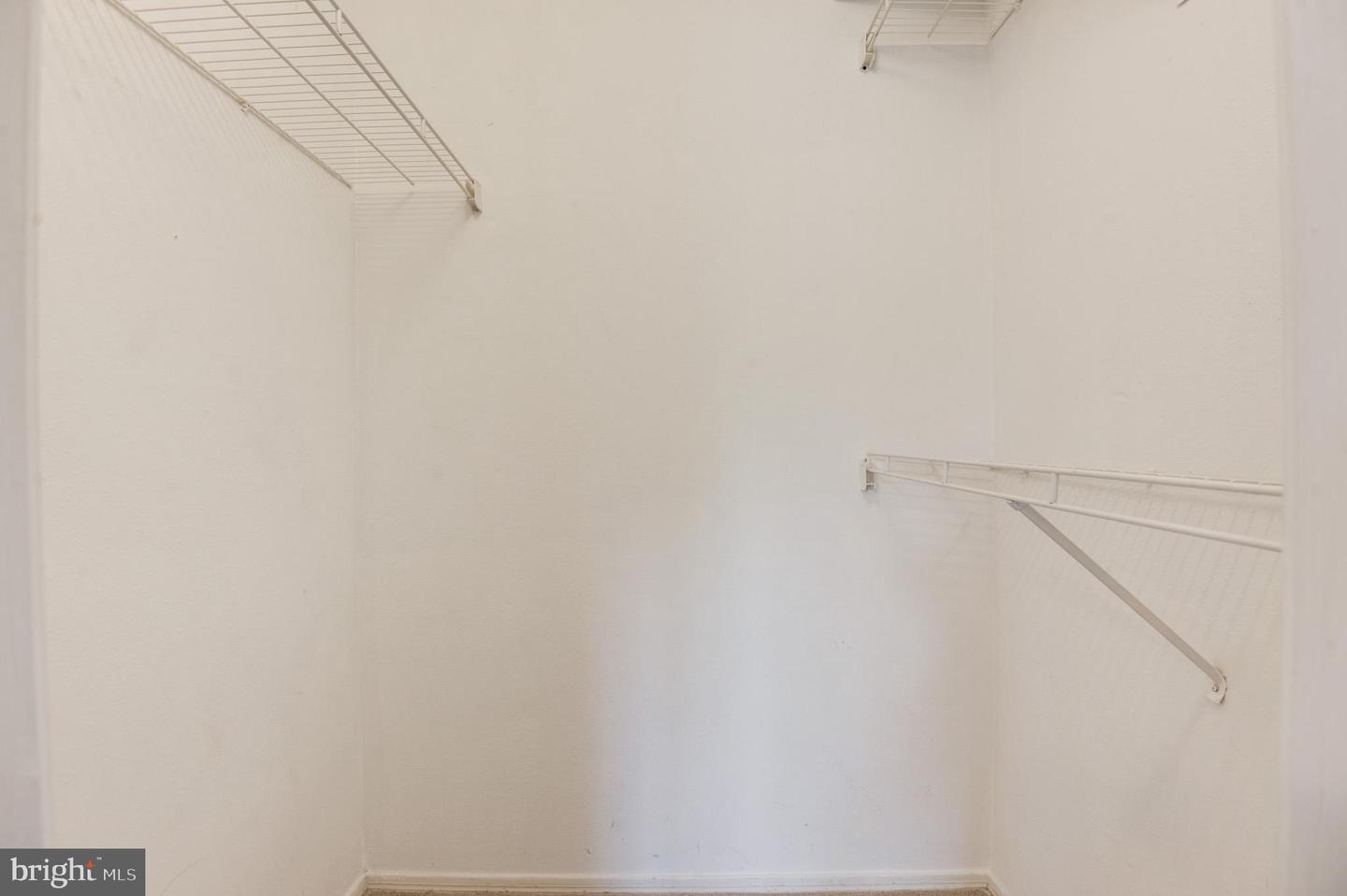 3313 WYNDHAM CIR #3210, ALEXANDRIA, Virginia 22302, 1 Bedroom Bedrooms, ,1 BathroomBathrooms,Residential,For sale,3313 WYNDHAM CIR #3210,VAAX2044806 MLS # VAAX2044806