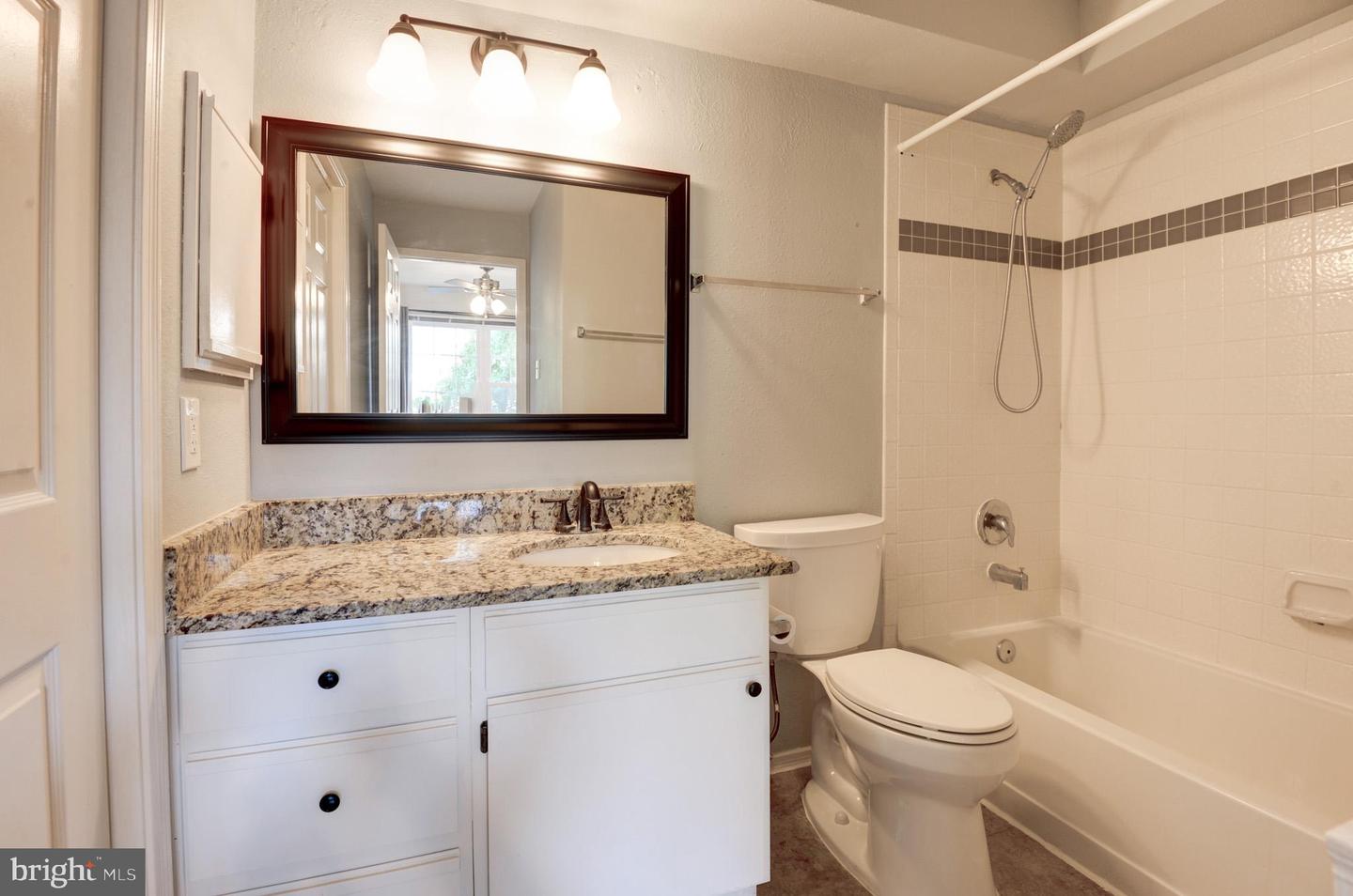 3313 WYNDHAM CIR #3210, ALEXANDRIA, Virginia 22302, 1 Bedroom Bedrooms, ,1 BathroomBathrooms,Residential,For sale,3313 WYNDHAM CIR #3210,VAAX2044806 MLS # VAAX2044806