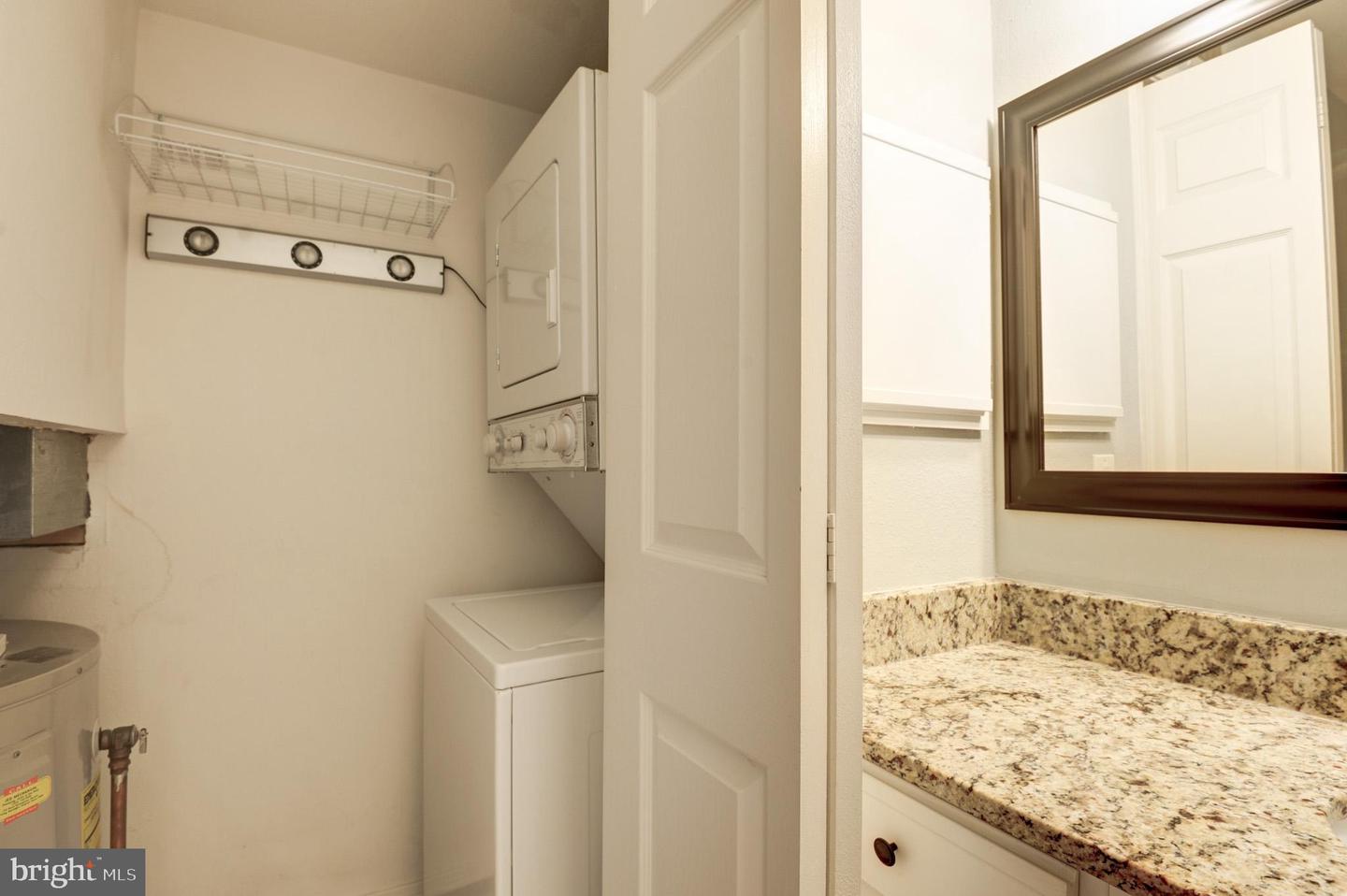 3313 WYNDHAM CIR #3210, ALEXANDRIA, Virginia 22302, 1 Bedroom Bedrooms, ,1 BathroomBathrooms,Residential,For sale,3313 WYNDHAM CIR #3210,VAAX2044806 MLS # VAAX2044806