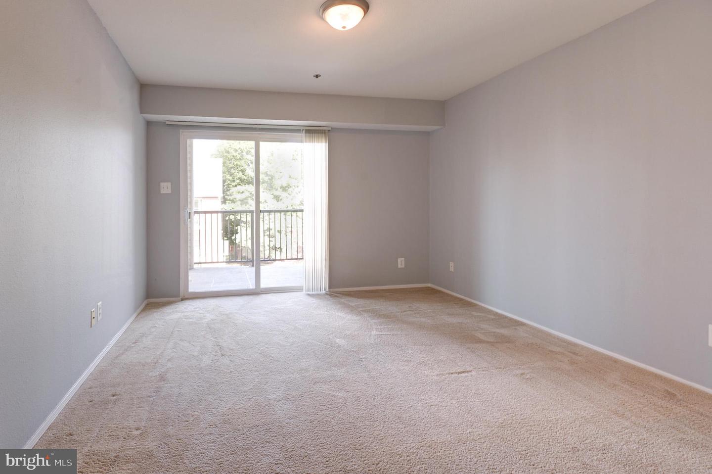3313 WYNDHAM CIR #3210, ALEXANDRIA, Virginia 22302, 1 Bedroom Bedrooms, ,1 BathroomBathrooms,Residential,For sale,3313 WYNDHAM CIR #3210,VAAX2044806 MLS # VAAX2044806