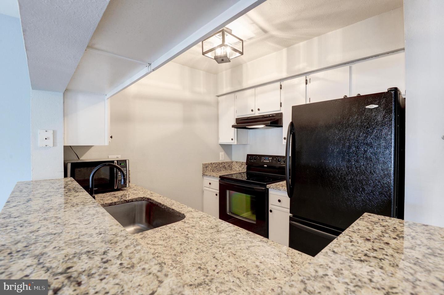 3313 WYNDHAM CIR #3210, ALEXANDRIA, Virginia 22302, 1 Bedroom Bedrooms, ,1 BathroomBathrooms,Residential,For sale,3313 WYNDHAM CIR #3210,VAAX2044806 MLS # VAAX2044806