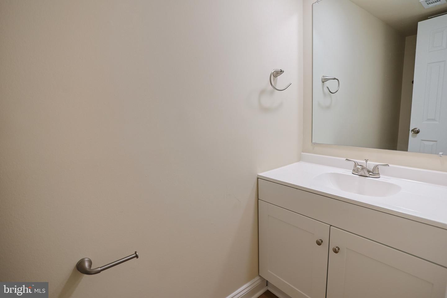 8193 COMMUNITY DR, MANASSAS, Virginia 20109, 3 Bedrooms Bedrooms, ,2 BathroomsBathrooms,Residential,For sale,8193 COMMUNITY DR,VAPW2093774 MLS # VAPW2093774