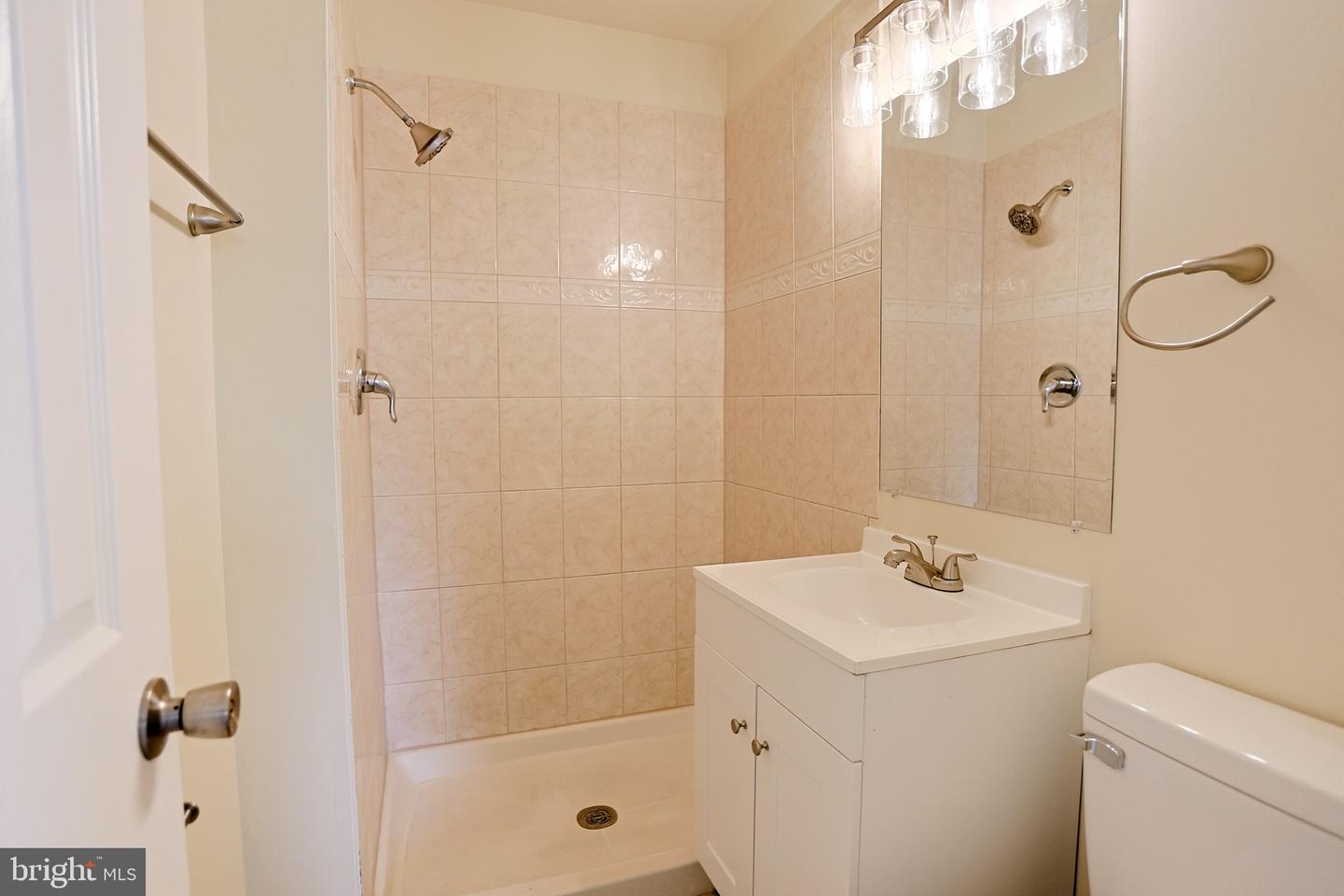 8193 COMMUNITY DR, MANASSAS, Virginia 20109, 3 Bedrooms Bedrooms, ,2 BathroomsBathrooms,Residential,For sale,8193 COMMUNITY DR,VAPW2093774 MLS # VAPW2093774