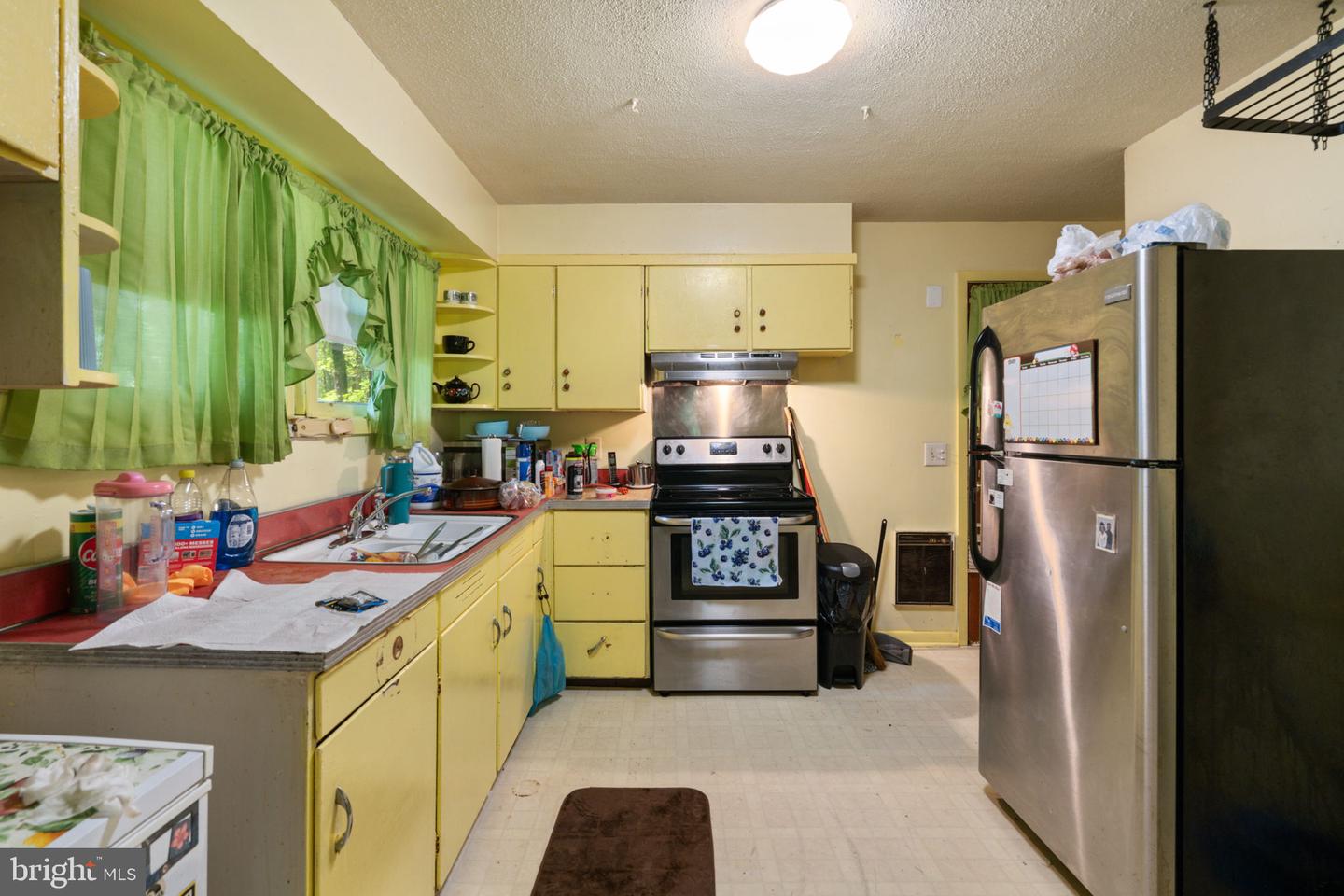 1950 DONNA LN, WOODBRIDGE, Virginia 22191, 3 Bedrooms Bedrooms, ,1 BathroomBathrooms,Residential,For sale,1950 DONNA LN,VAPW2093910 MLS # VAPW2093910
